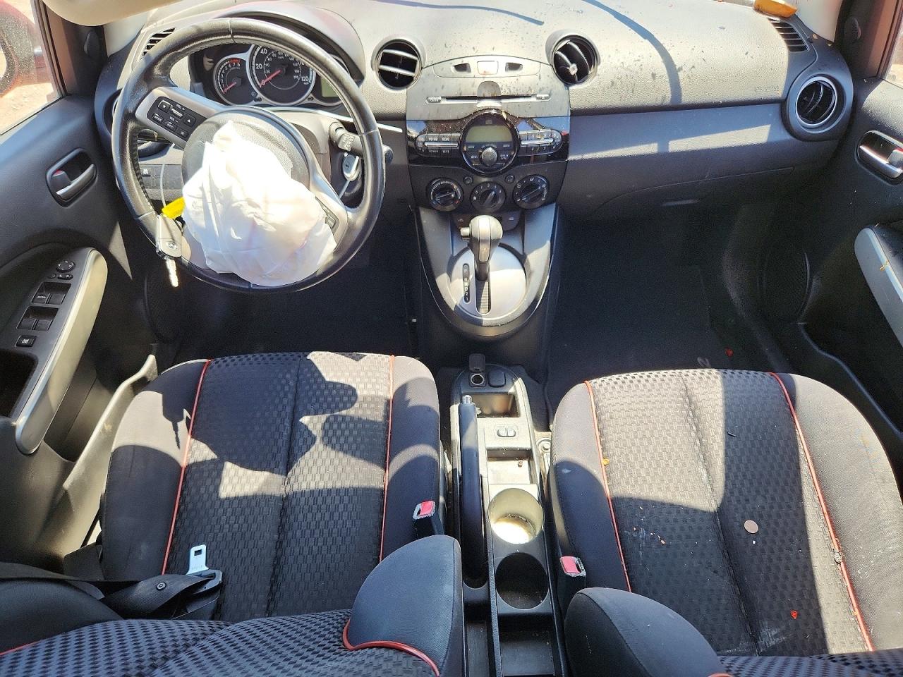 2011 Mazda Mazda2 Red vin: JM1DE1HZ7B0102099