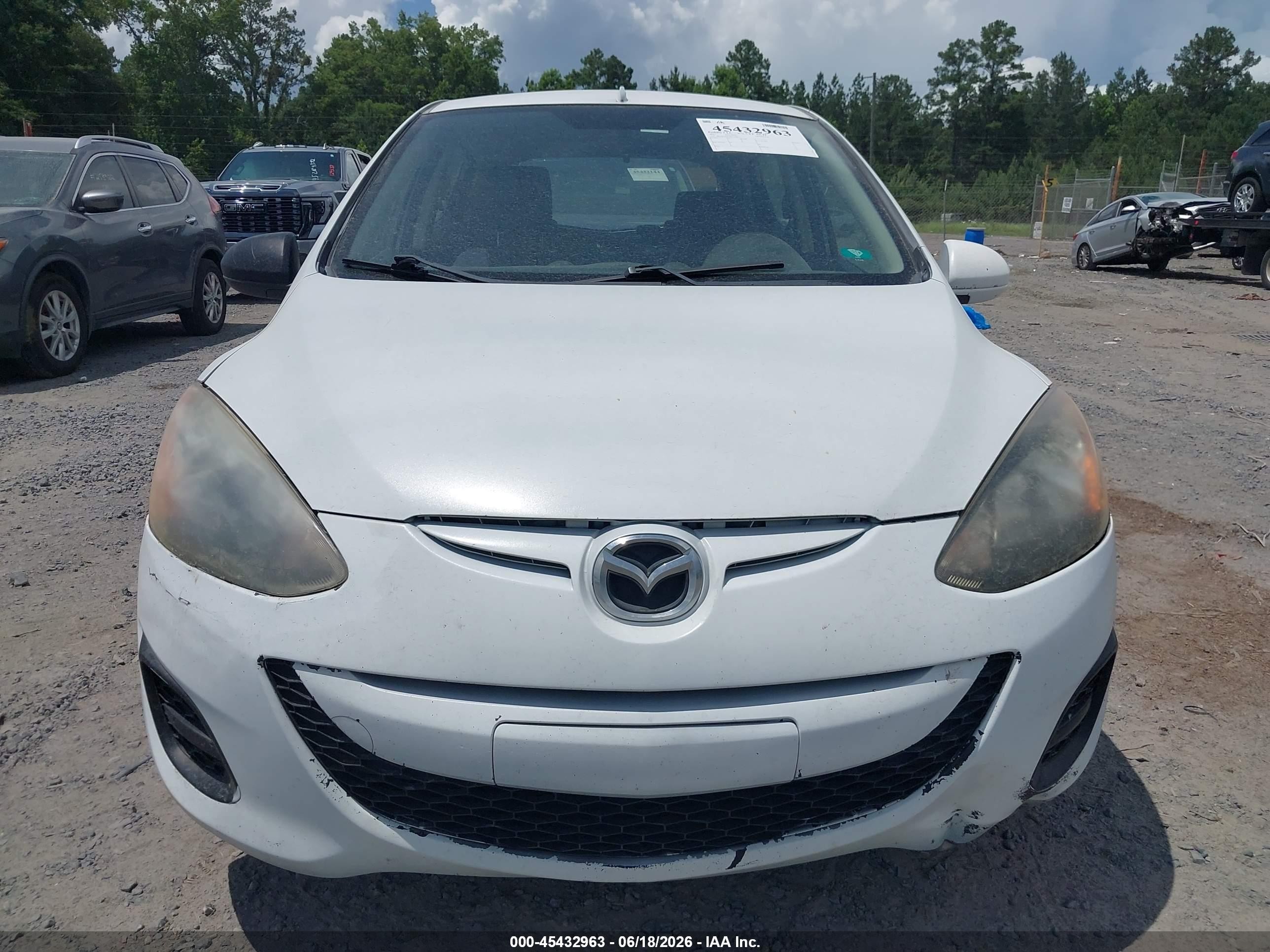 2011 Mazda Mazda2 Sport White vin: JM1DE1HZ7B0110087