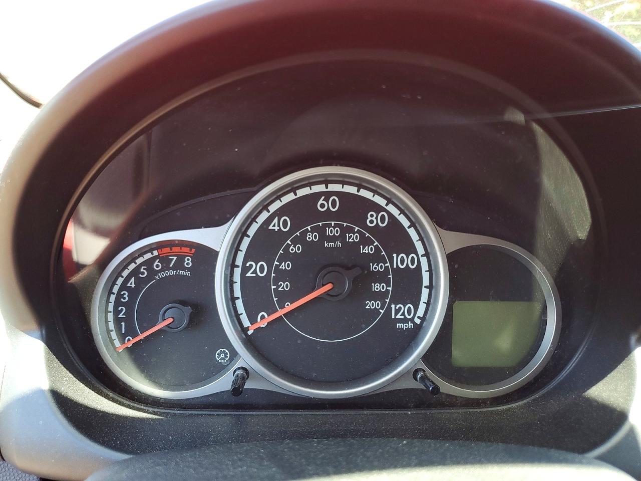 2011 Mazda Mazda2 Red vin: JM1DE1HZ8B0104556
