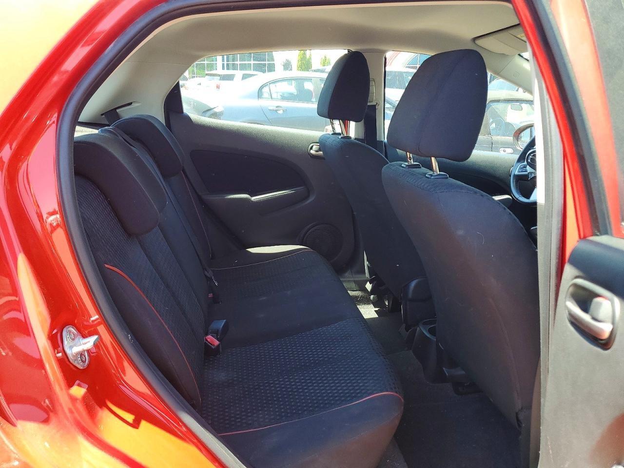 2011 Mazda Mazda2 Red vin: JM1DE1HZ8B0104556