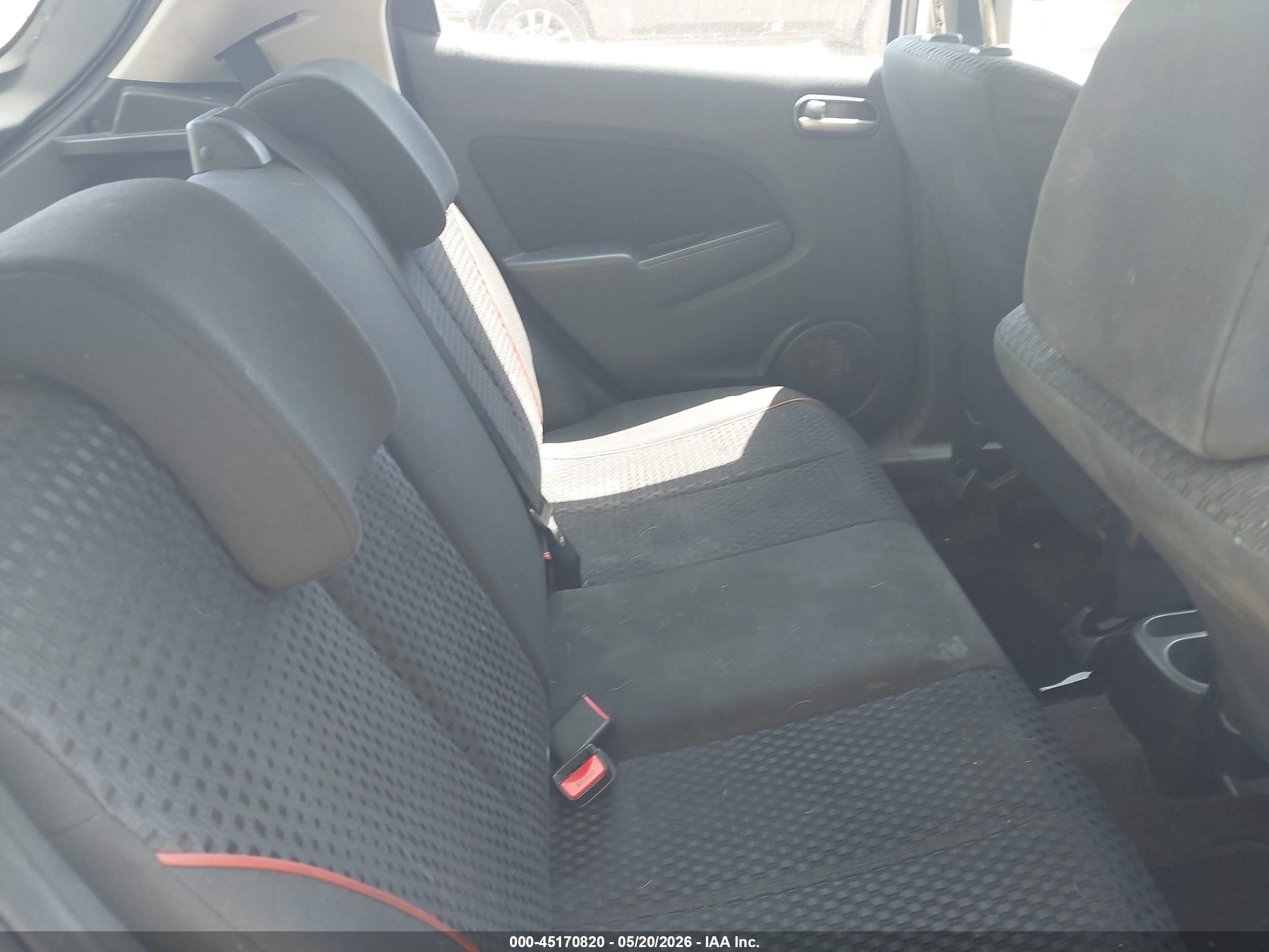 2011 Mazda Mazda2 Touring Silver vin: JM1DE1HZ9B0110253