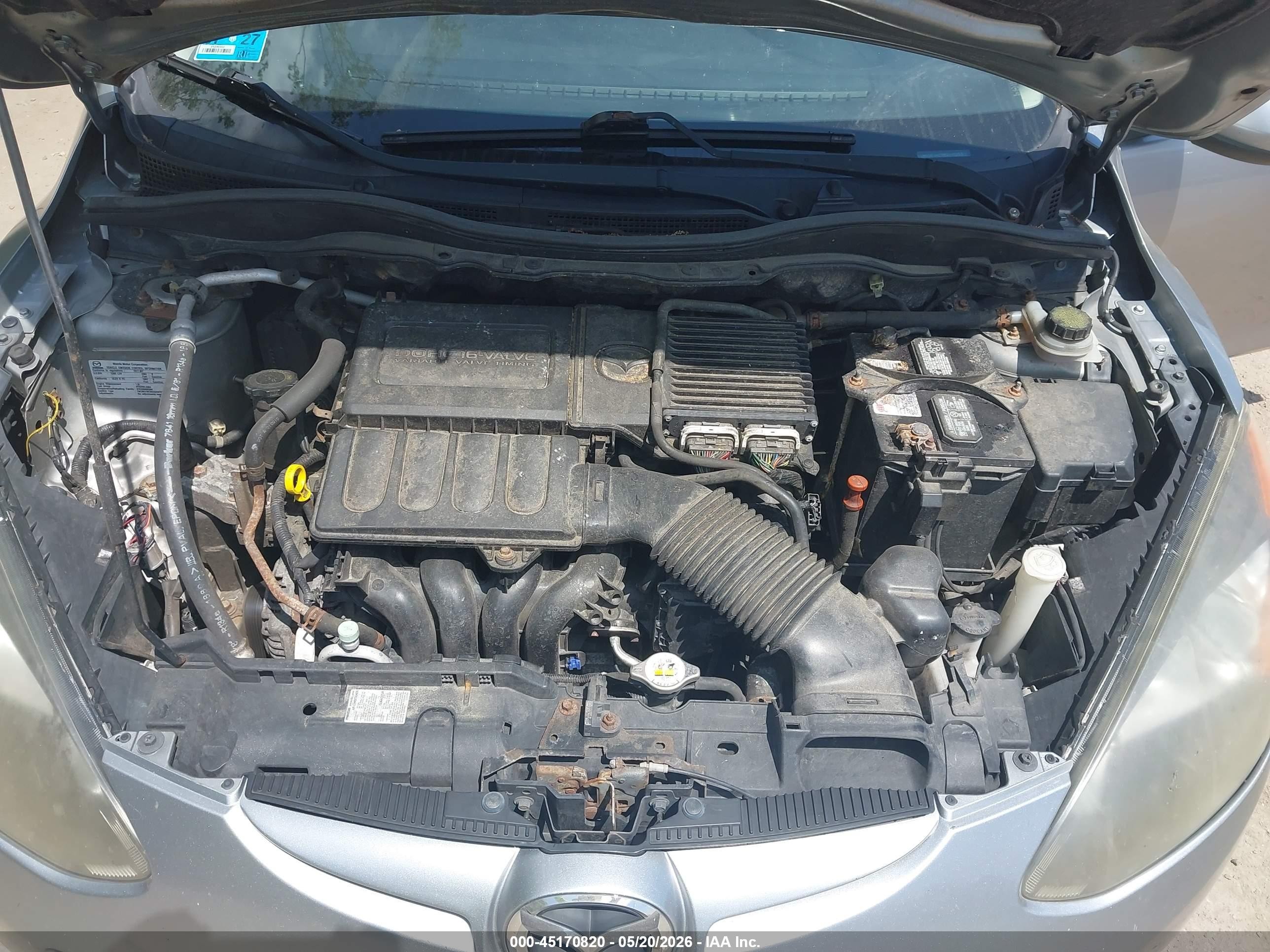 2011 Mazda Mazda2 Touring Silver vin: JM1DE1HZ9B0110253