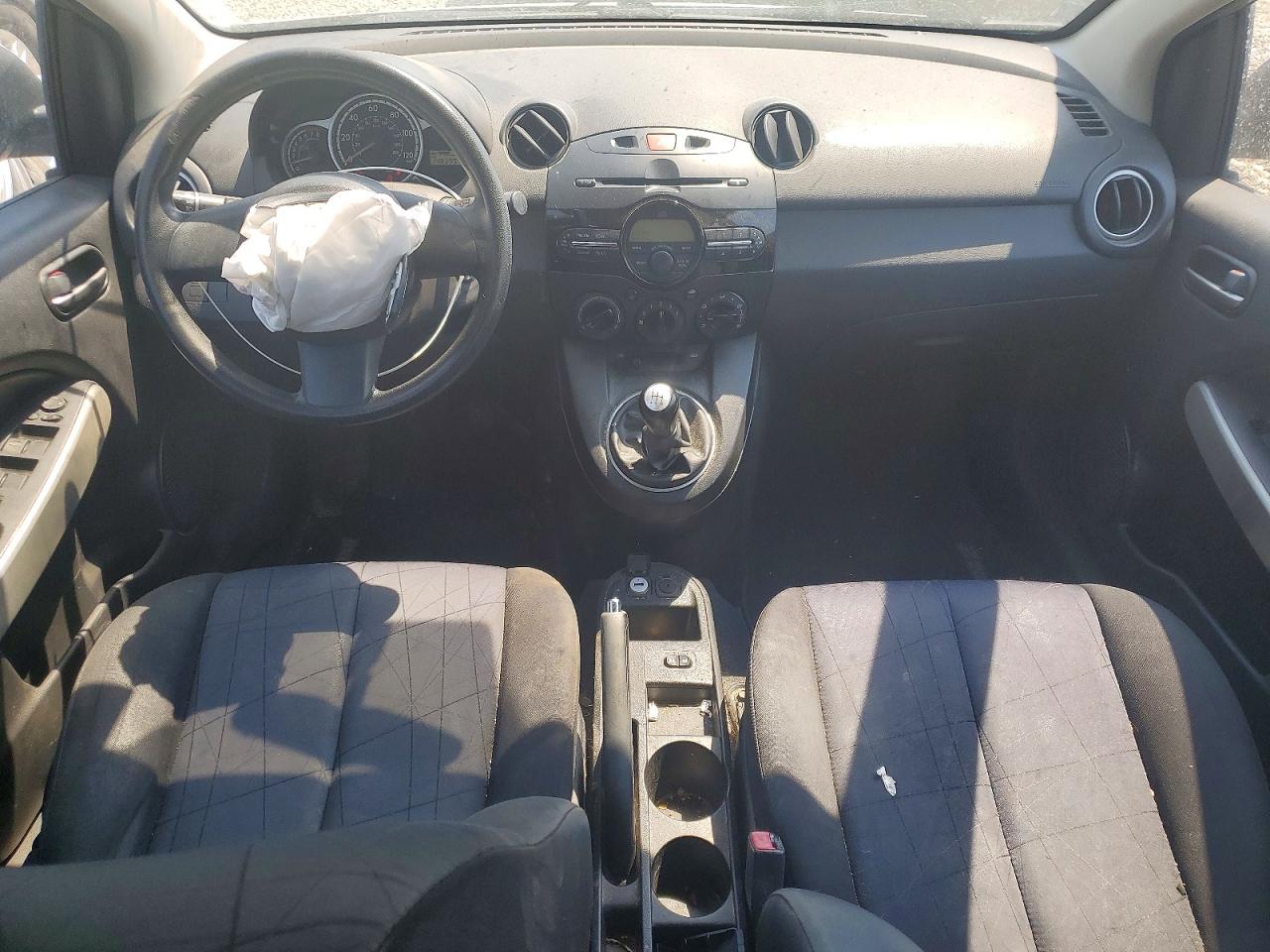 2011 Mazda Mazda2 Silver vin: JM1DE1HZ9B0125612