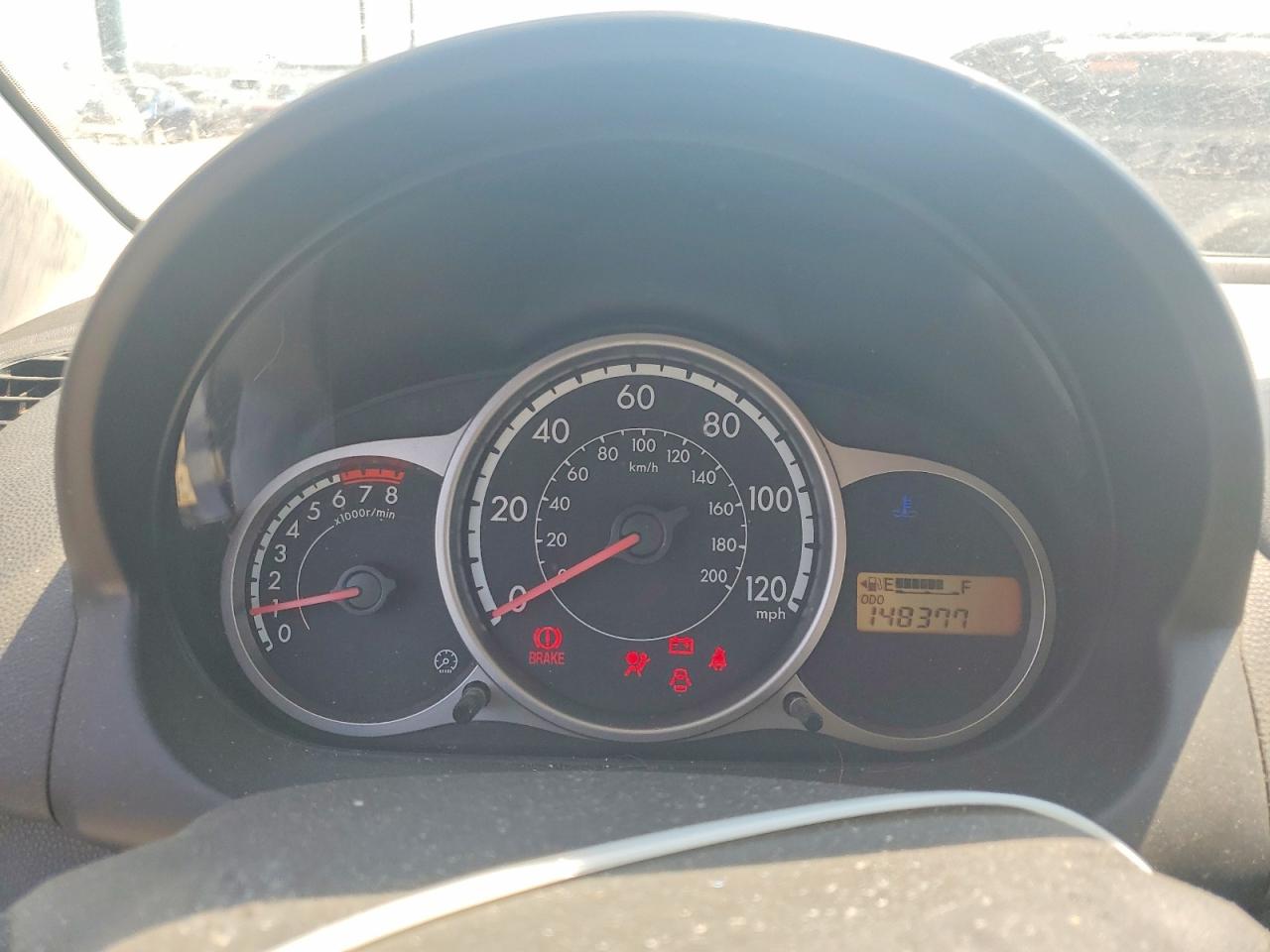 2011 Mazda Mazda2 Silver vin: JM1DE1HZ9B0125612