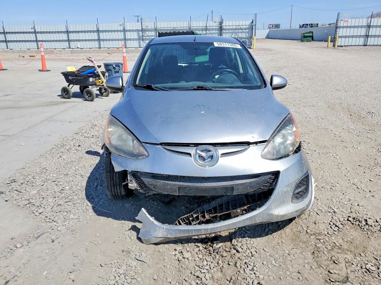 2011 Mazda Mazda2 Silver vin: JM1DE1HZ9B0125612