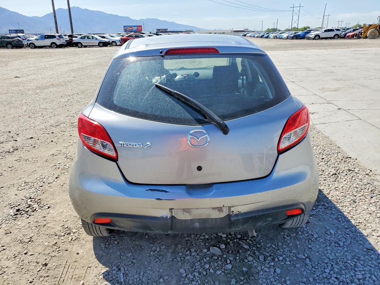 2011 Mazda Mazda2 Silver vin: JM1DE1HZ9B0125612