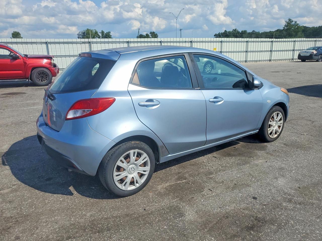2013 Mazda Mazda2 Blue vin: JM1DE1KY0D0155780
