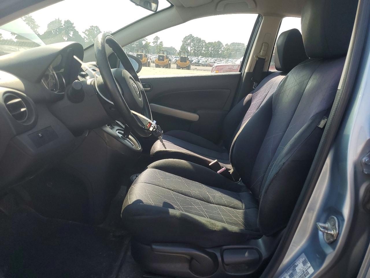 2013 Mazda Mazda2 Blue vin: JM1DE1KY0D0155780