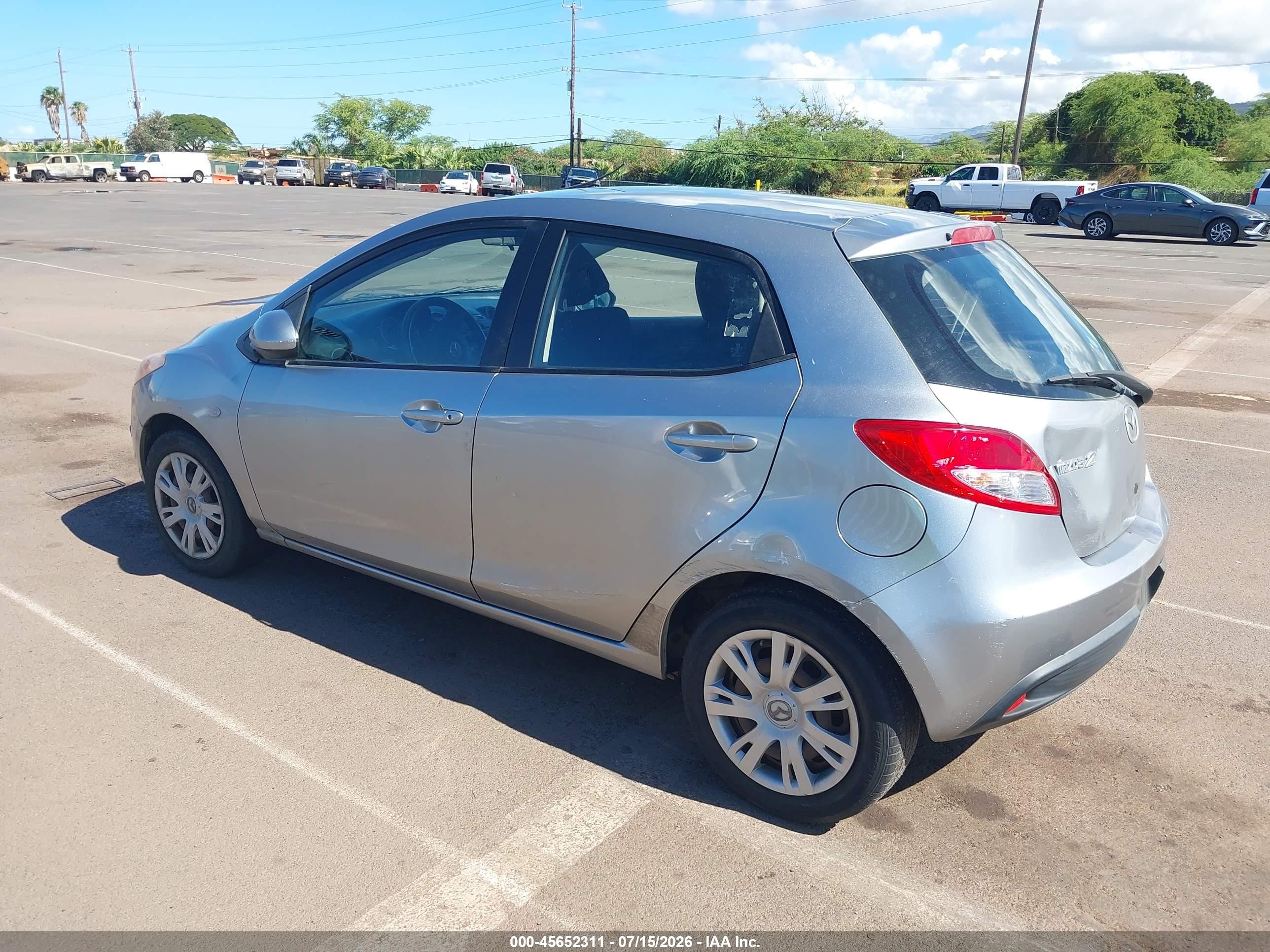 2012 Mazda Mazda2 Sport Silver vin: JM1DE1KY1C0137156