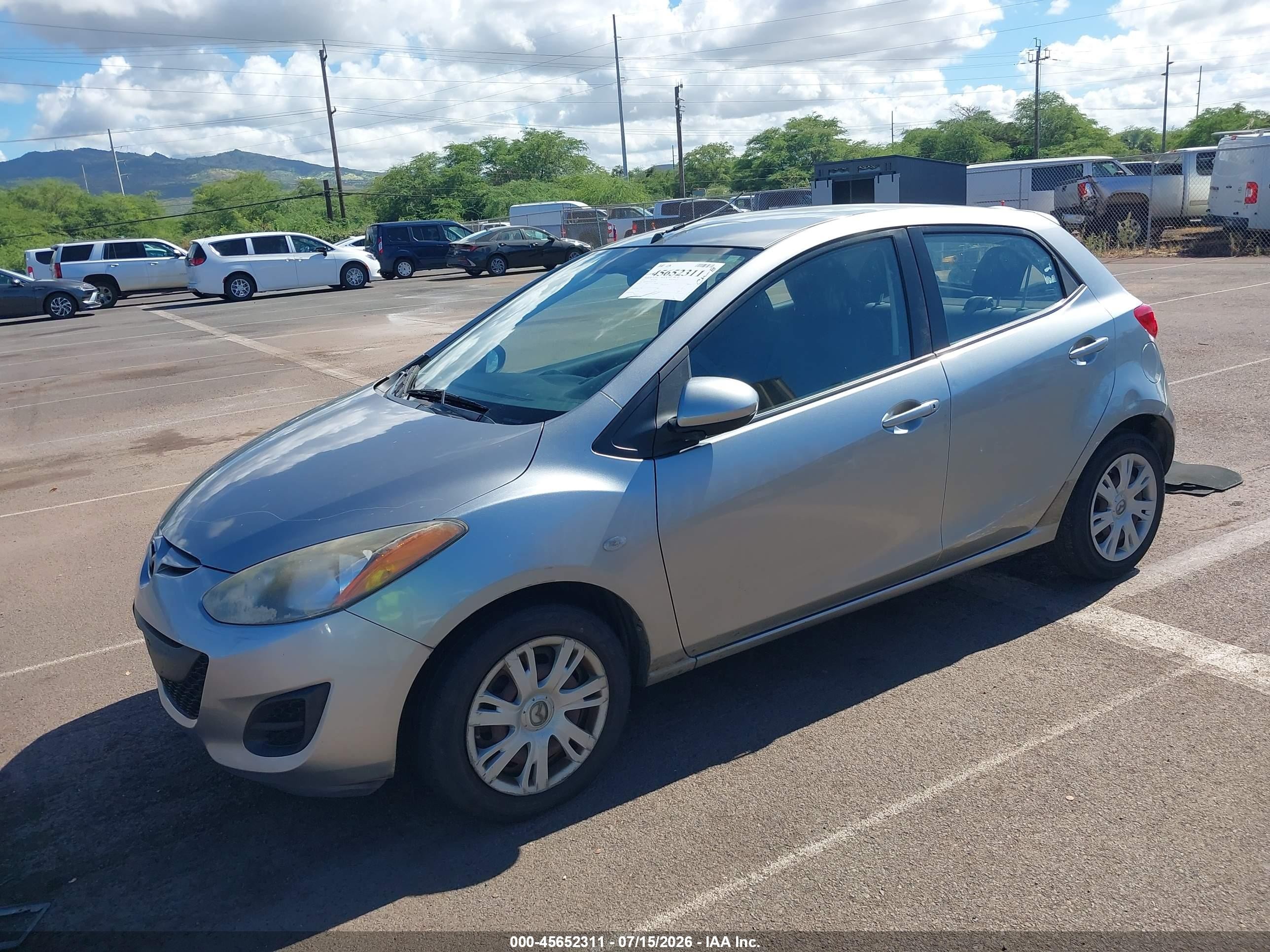 2012 Mazda Mazda2 Sport Silver vin: JM1DE1KY1C0137156