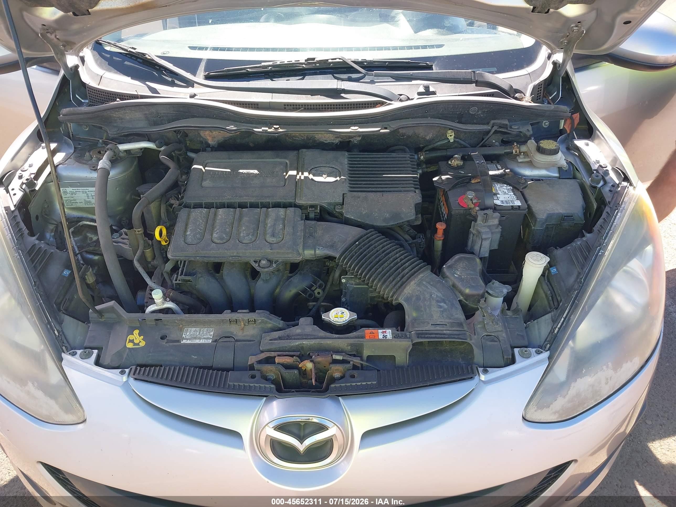 2012 Mazda Mazda2 Sport Silver vin: JM1DE1KY1C0137156
