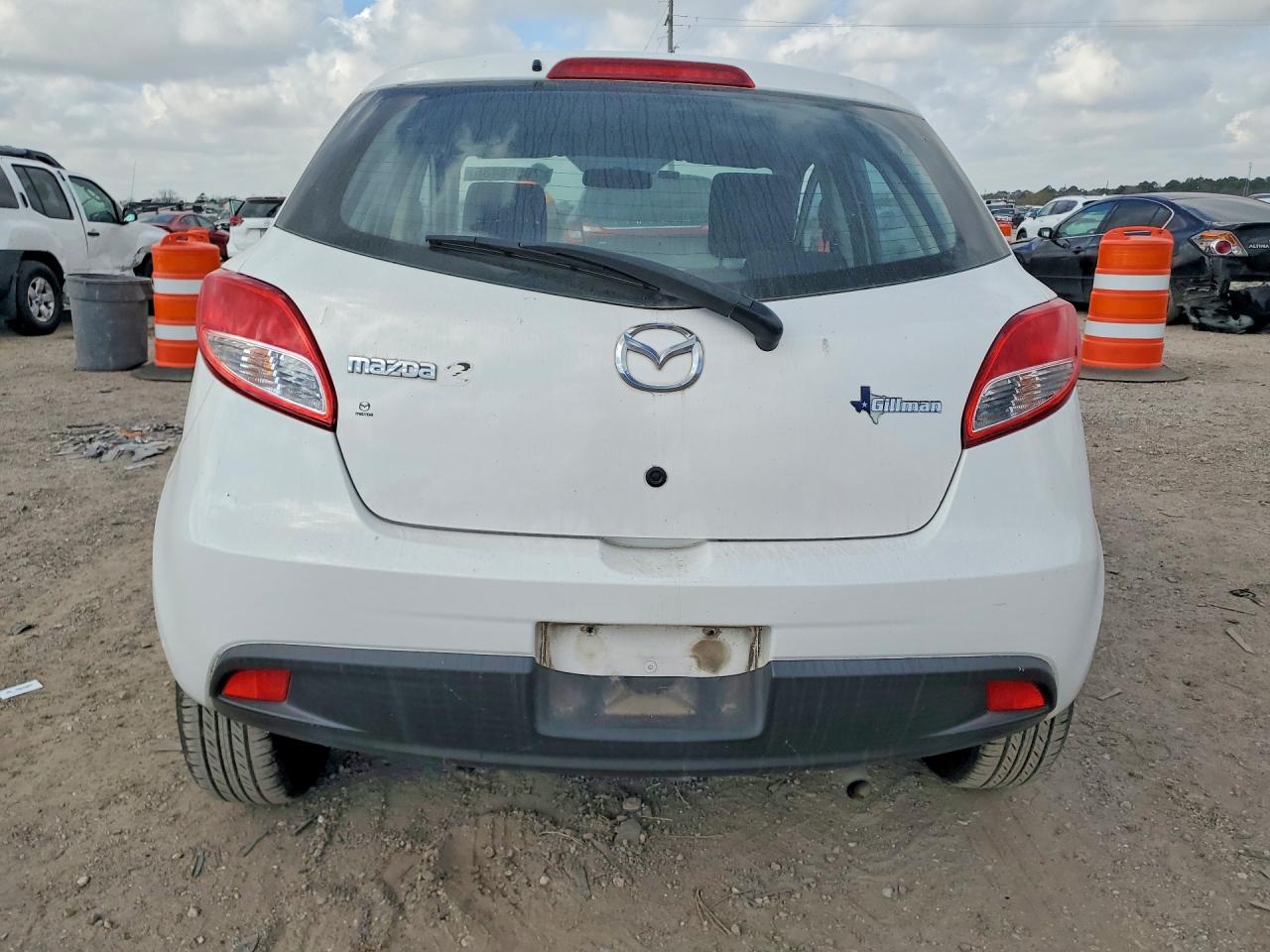 2012 Mazda Mazda 2 White vin: JM1DE1KY1C0144558