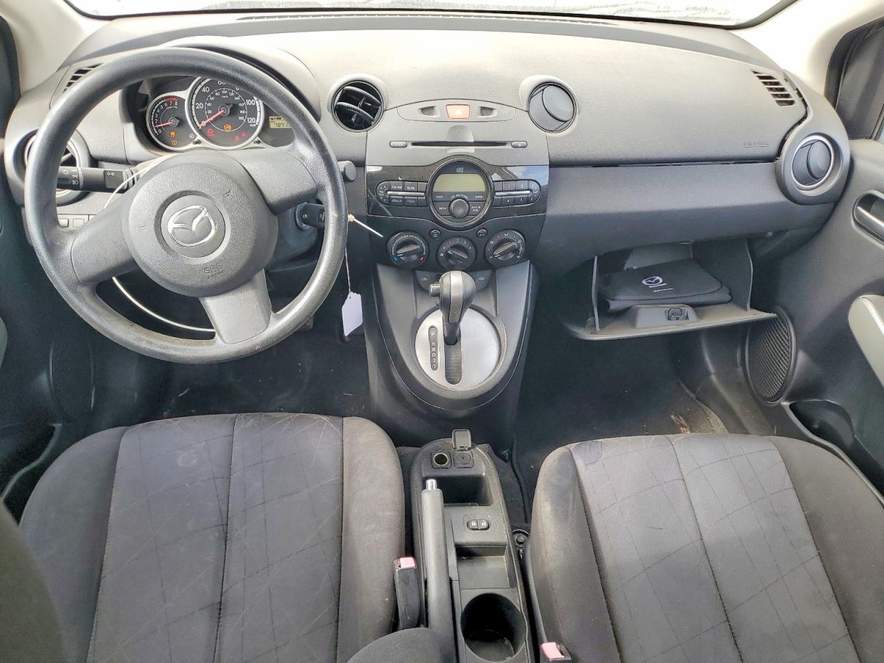 2012 Mazda Mazda 2 White vin: JM1DE1KY1C0144558