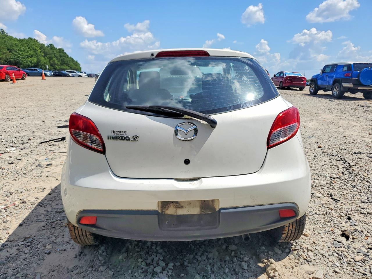 2013 Mazda Mazda 2 White vin: JM1DE1KY1D0153567