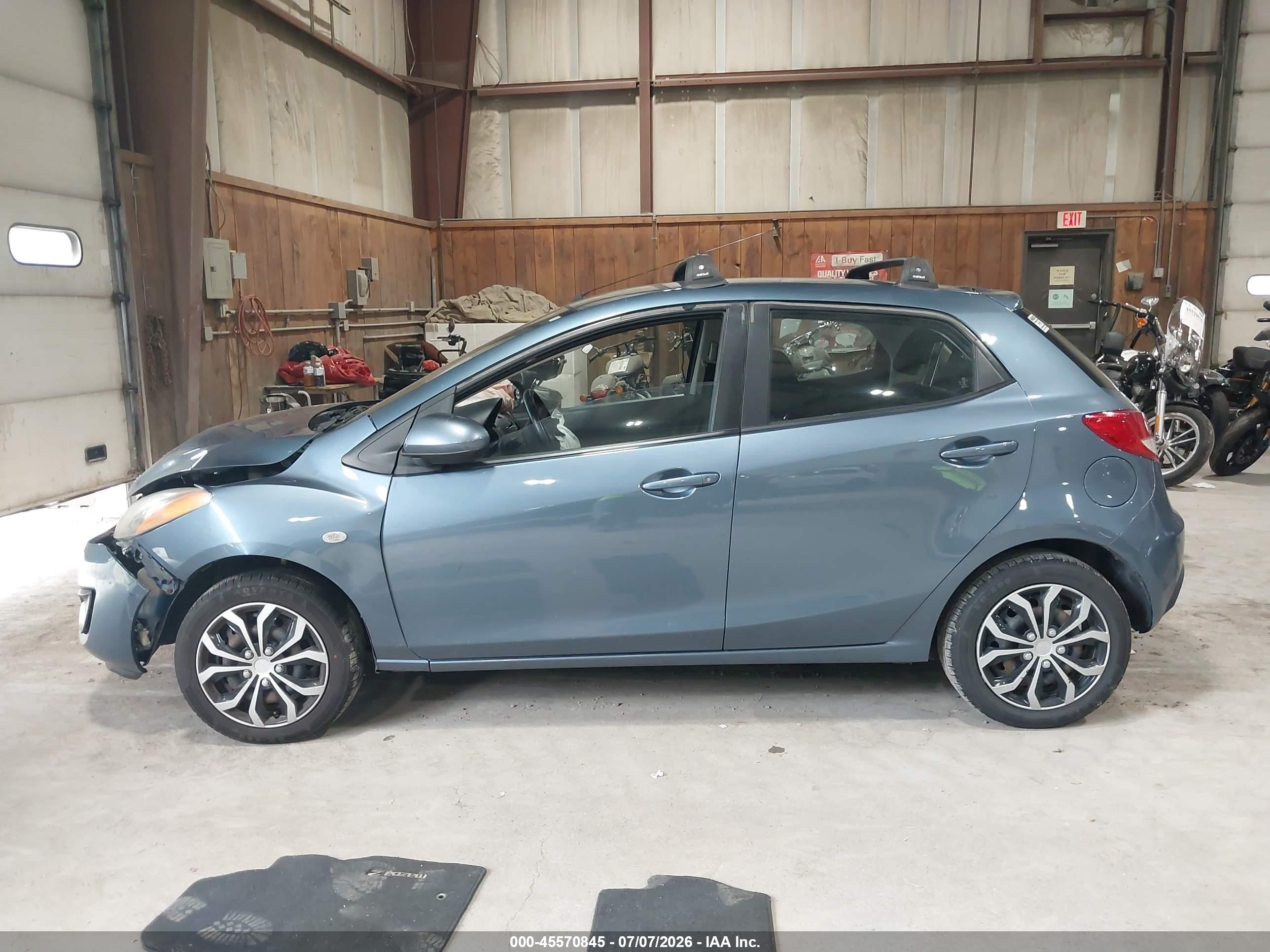 2014 Mazda Mazda2 Sport Blue vin: JM1DE1KY1E0184237