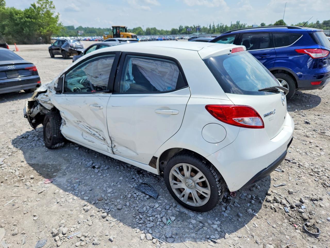 2013 Mazda Mazda2 White vin: JM1DE1KY2D0165422