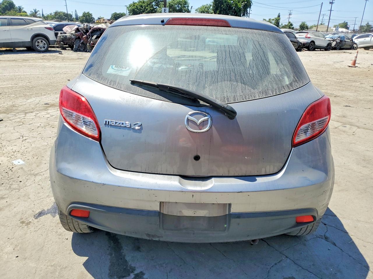 2013 Mazda Mazda2 Silver vin: JM1DE1KY2D0166375
