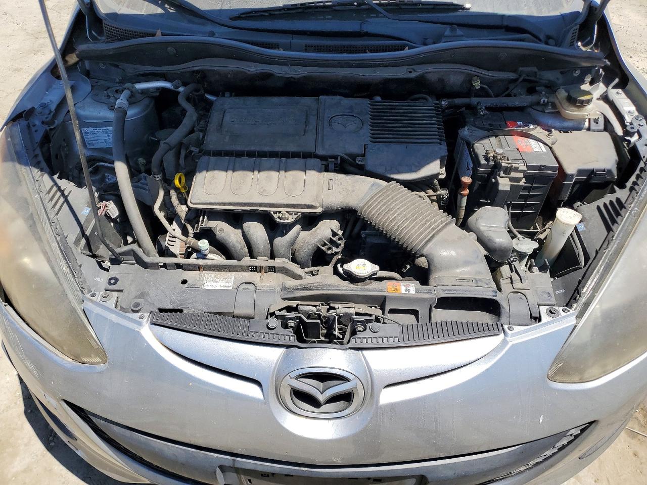 2013 Mazda Mazda2 Silver vin: JM1DE1KY2D0166375