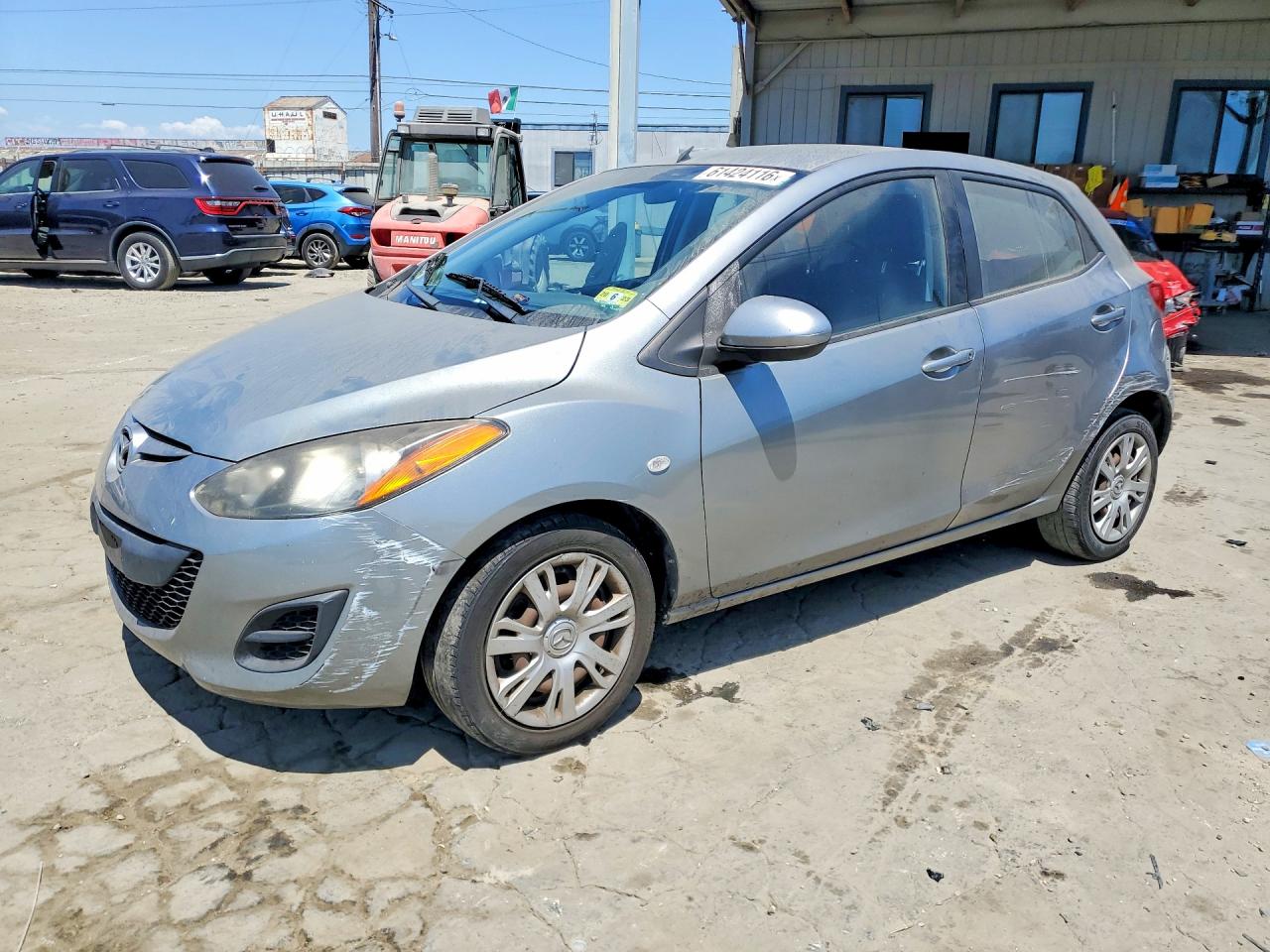 2013 Mazda Mazda2 Silver vin: JM1DE1KY2D0166375