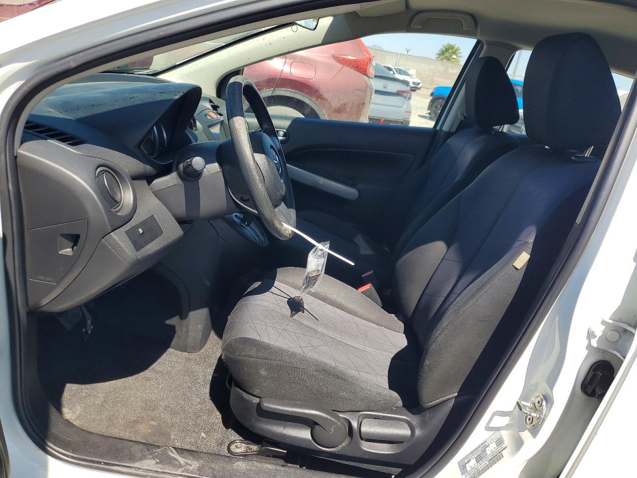 2014 Mazda Mazda2 Sport White vin: JM1DE1KY2E0183453