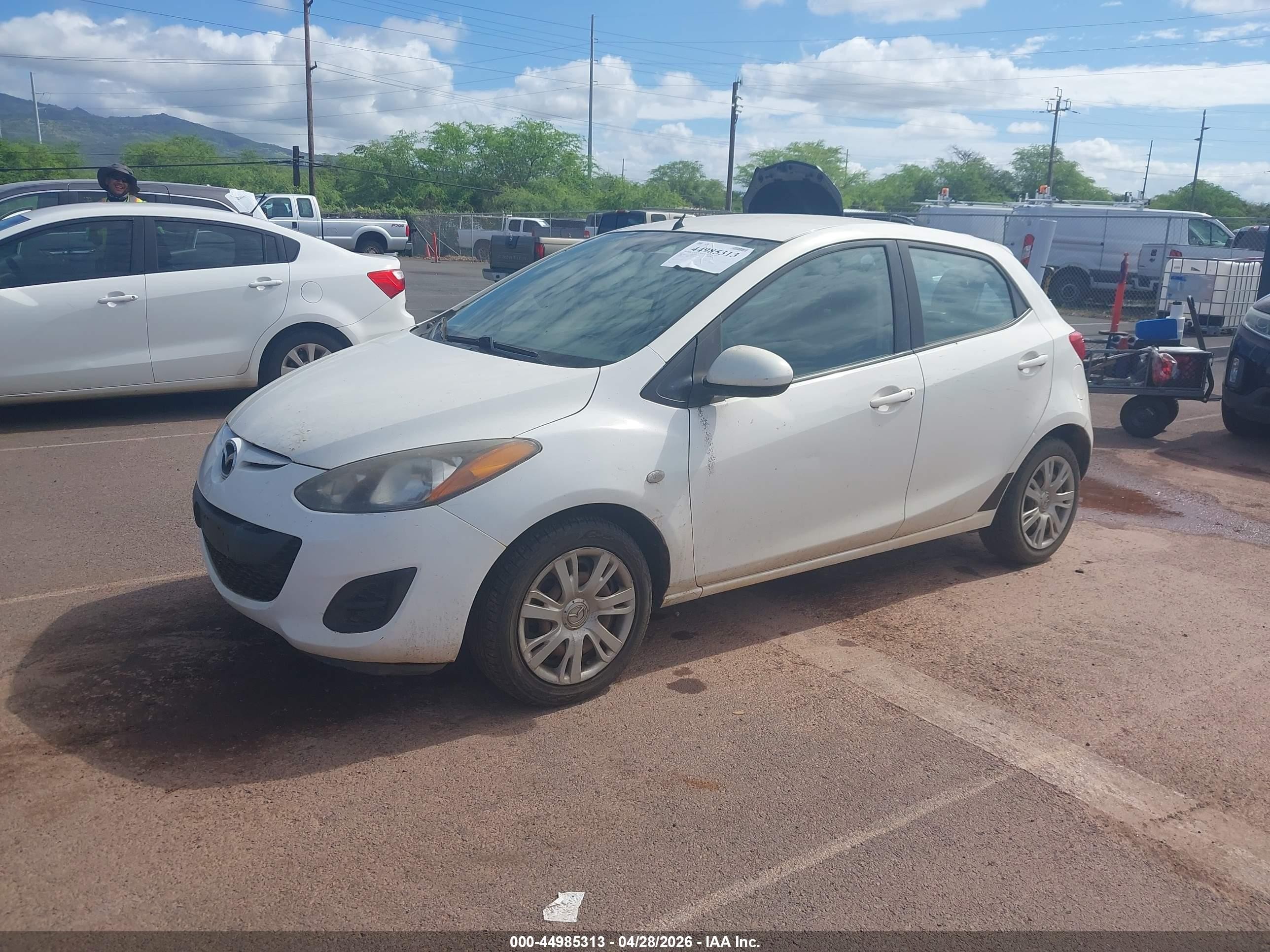 2014 Mazda Mazda2 Sport Белый vin: JM1DE1KY3E0181601