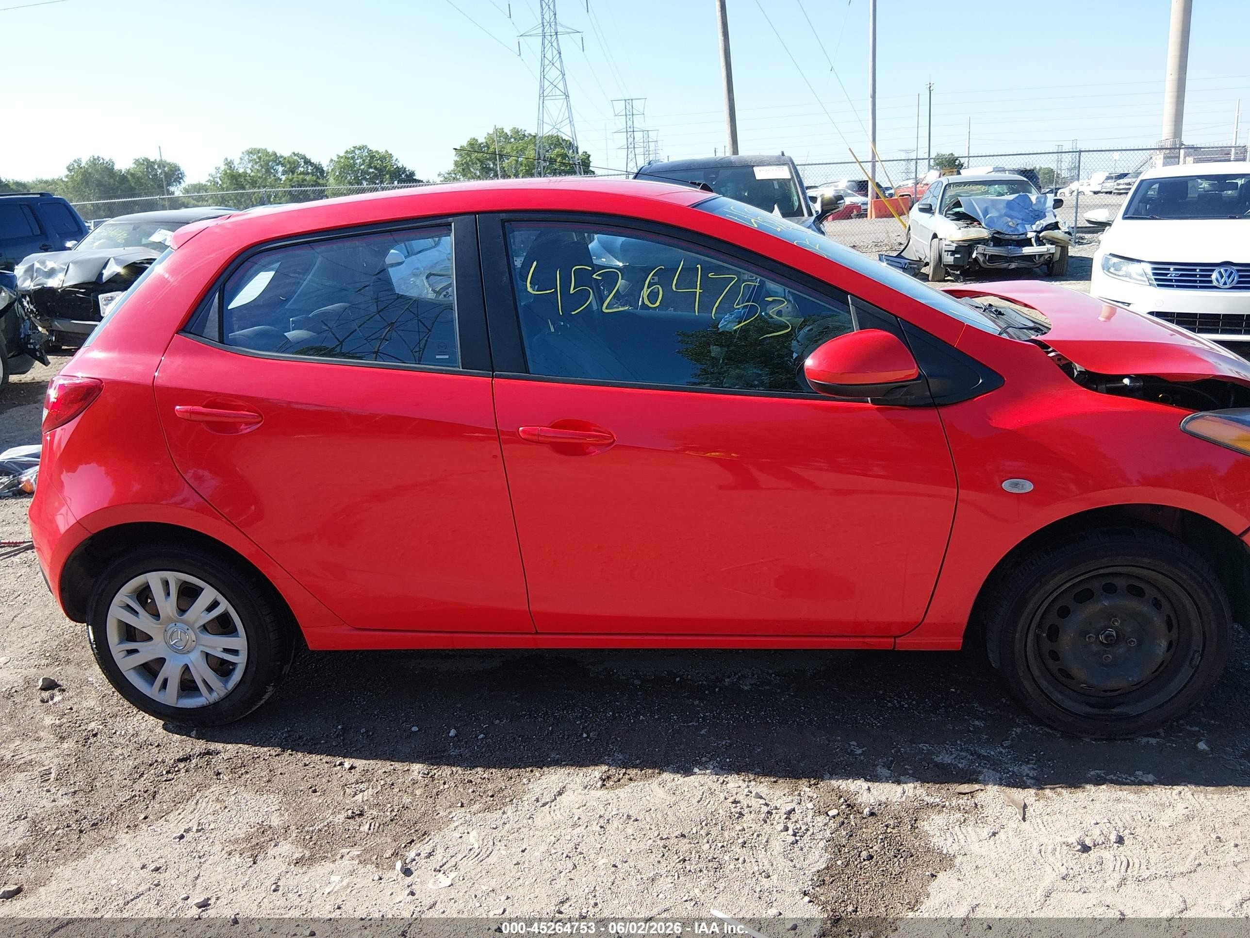 2013 Mazda Mazda2 Sport Красный vin: JM1DE1KY4D0164465