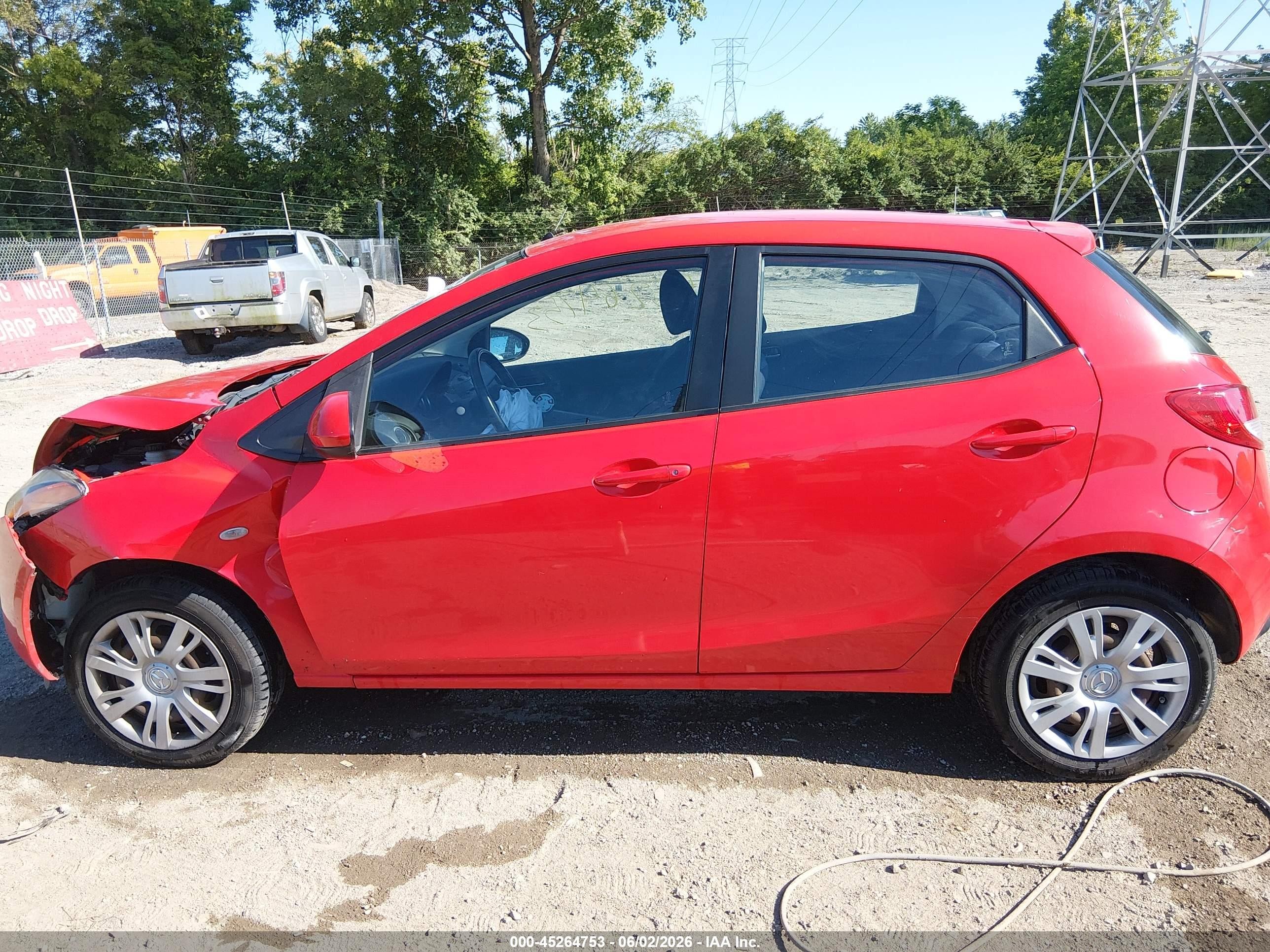 2013 Mazda Mazda2 Sport Красный vin: JM1DE1KY4D0164465