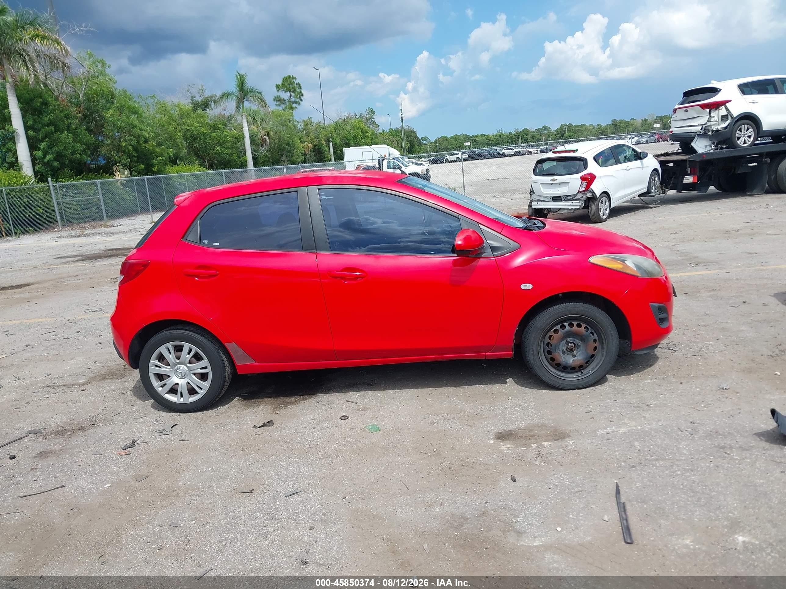 2013 Mazda Mazda2 Sport Красный vin: JM1DE1KY4D0170668