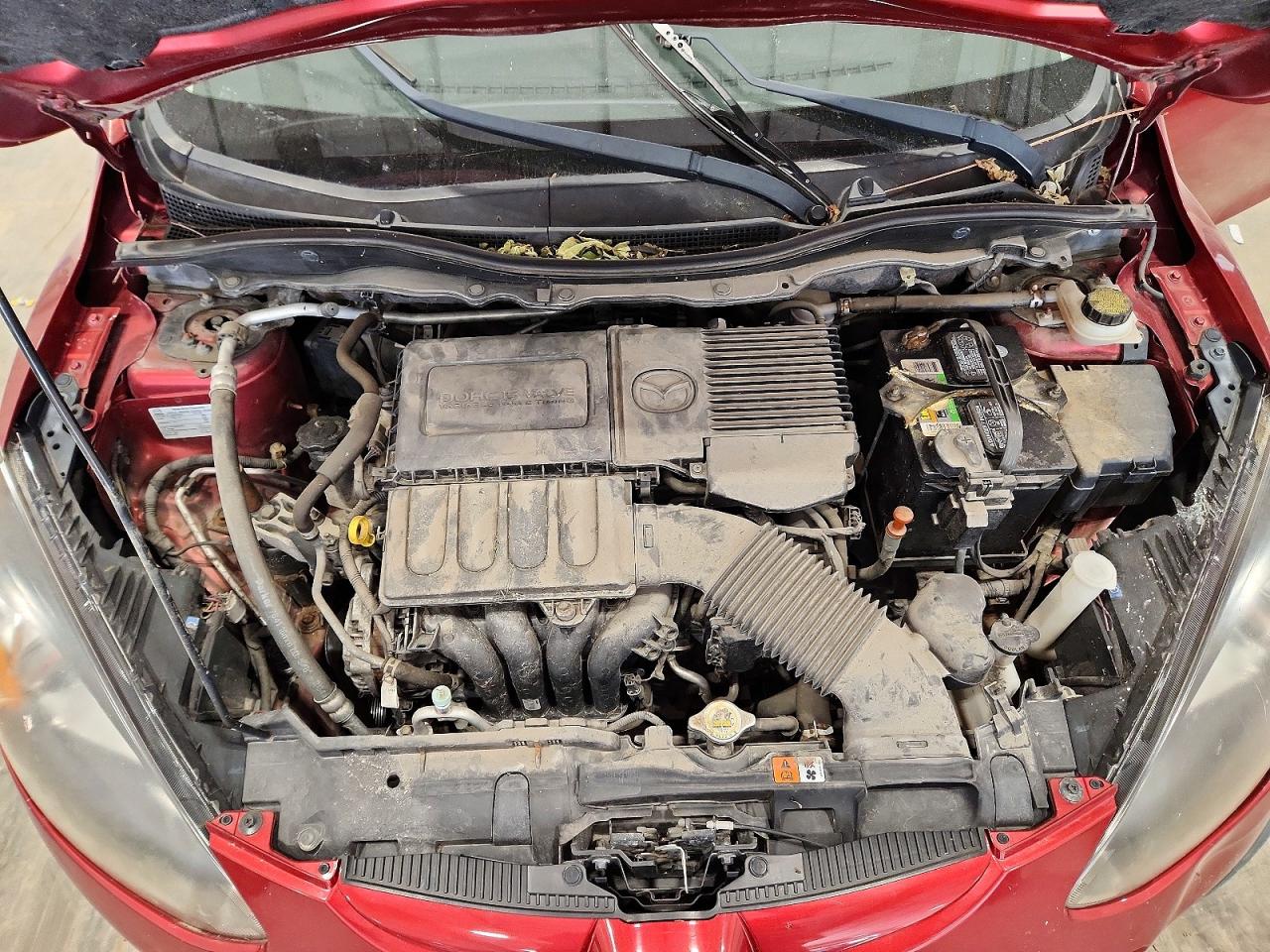 2014 Mazda Mazda2 Sport Red vin: JM1DE1KY4E0174446