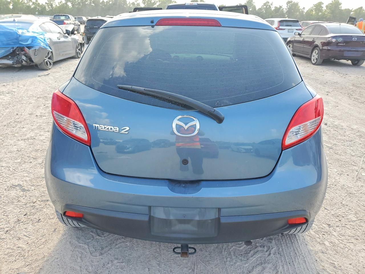2014 Mazda 2 Синий vin: JM1DE1KY4E0186287