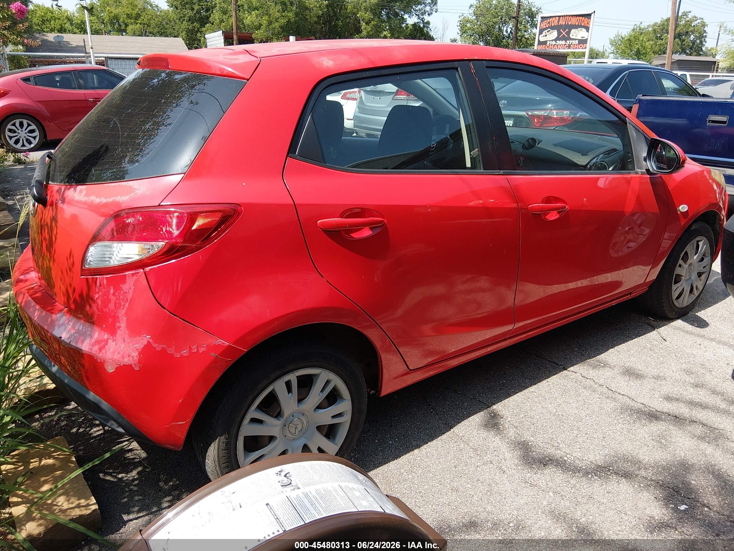 2012 Mazda Mazda2 Sport Red vin: JM1DE1KY5C0147169