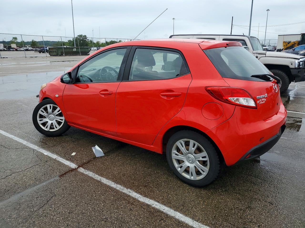 2013 Mazda Mazda2 Red vin: JM1DE1KY5D0154995