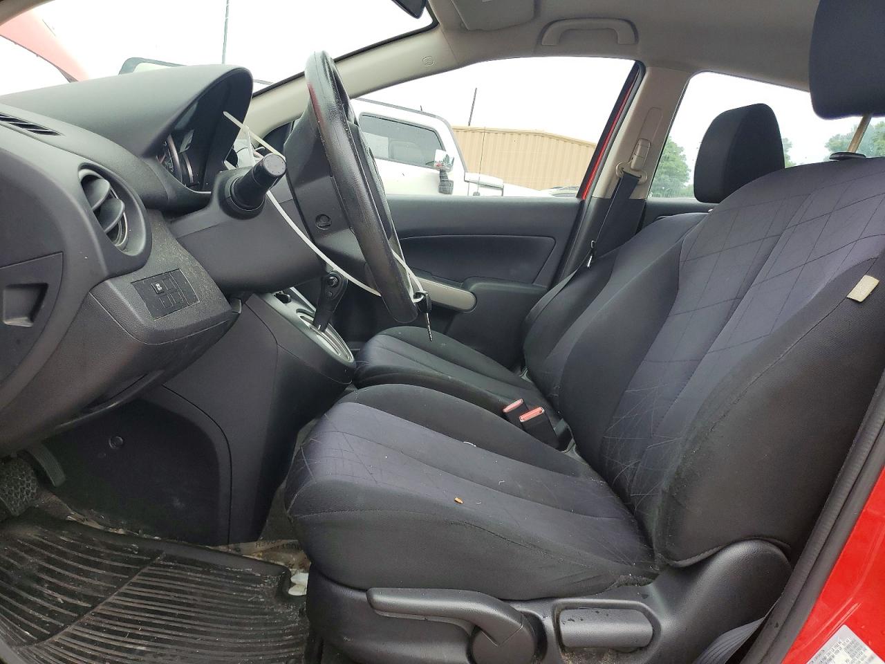 2013 Mazda Mazda2 Red vin: JM1DE1KY5D0154995