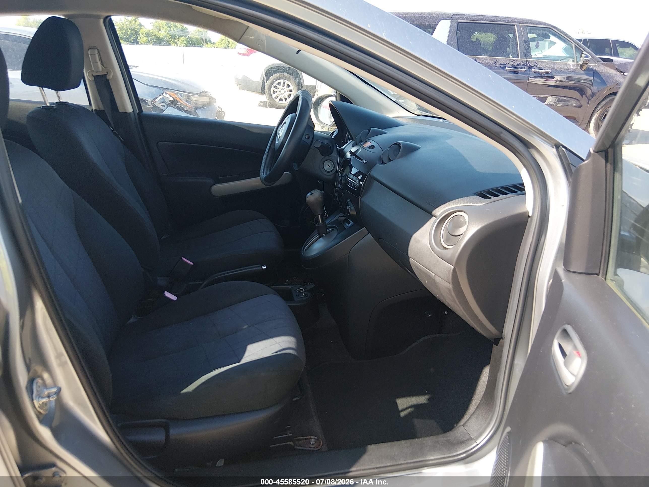 2013 Mazda Mazda2 Sport Gray vin: JM1DE1KY6D0170459