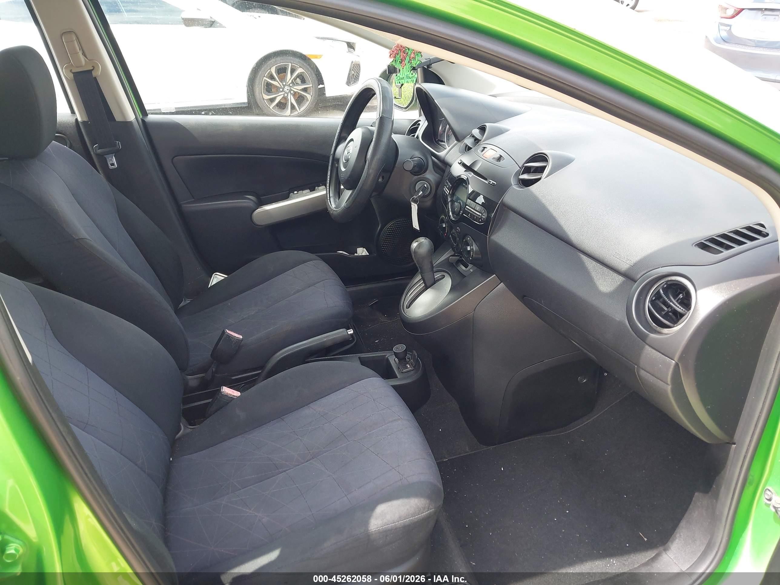 2013 Mazda Mazda2 Sport Зеленый vin: JM1DE1KY7D0152987