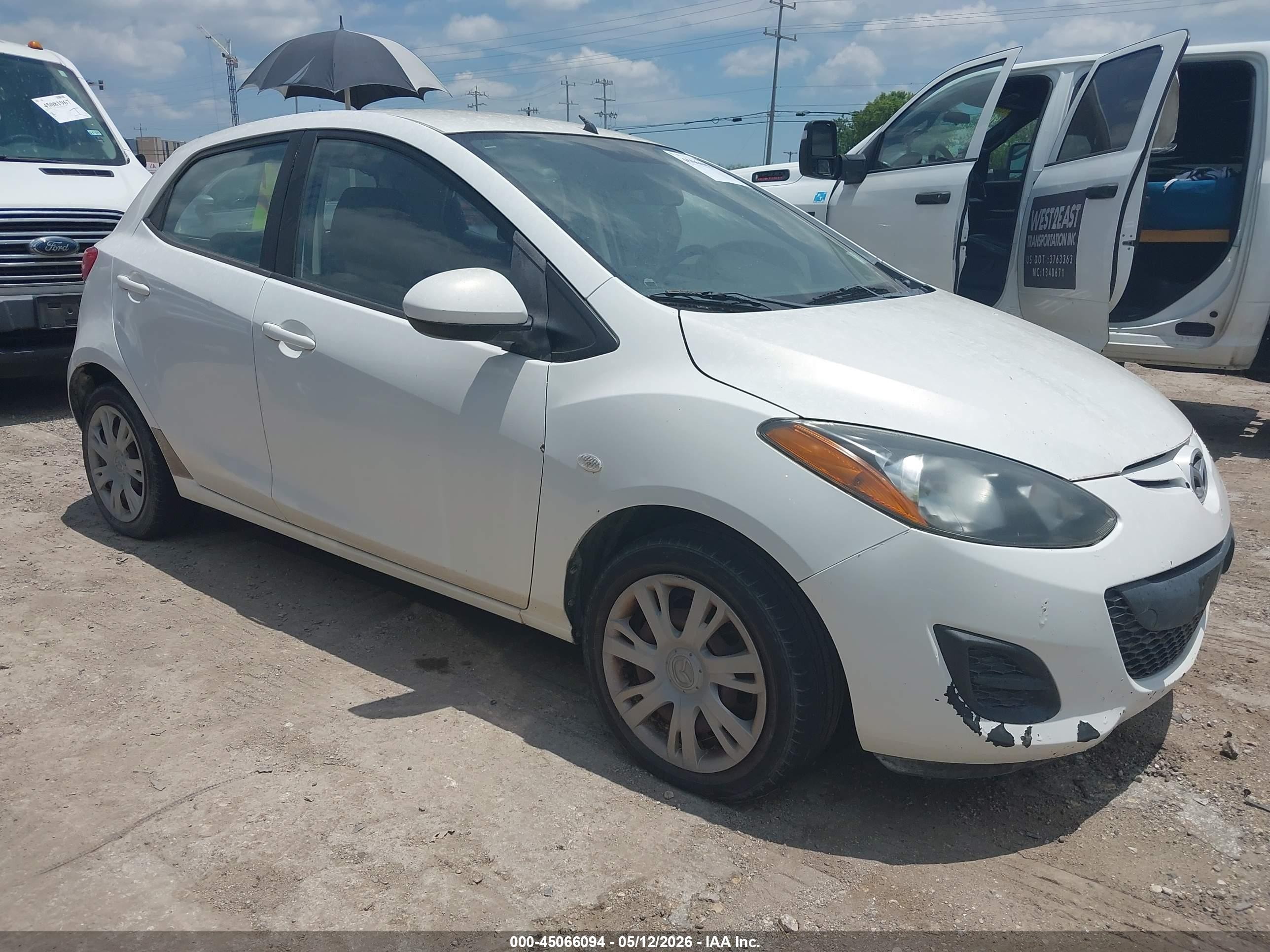 2013 Mazda Mazda2 Sport White vin: JM1DE1KY7D0157137