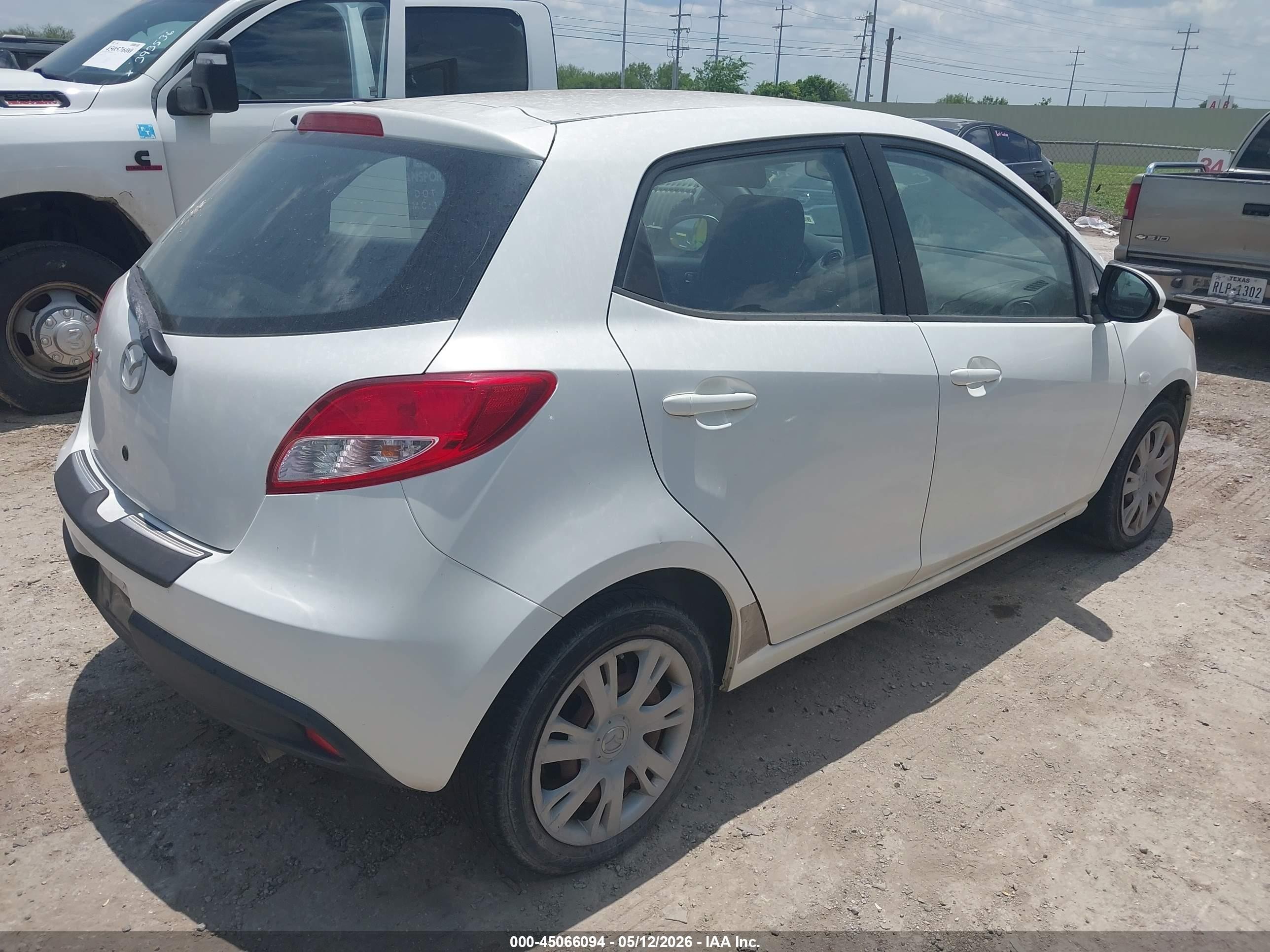 2013 Mazda Mazda2 Sport White vin: JM1DE1KY7D0157137