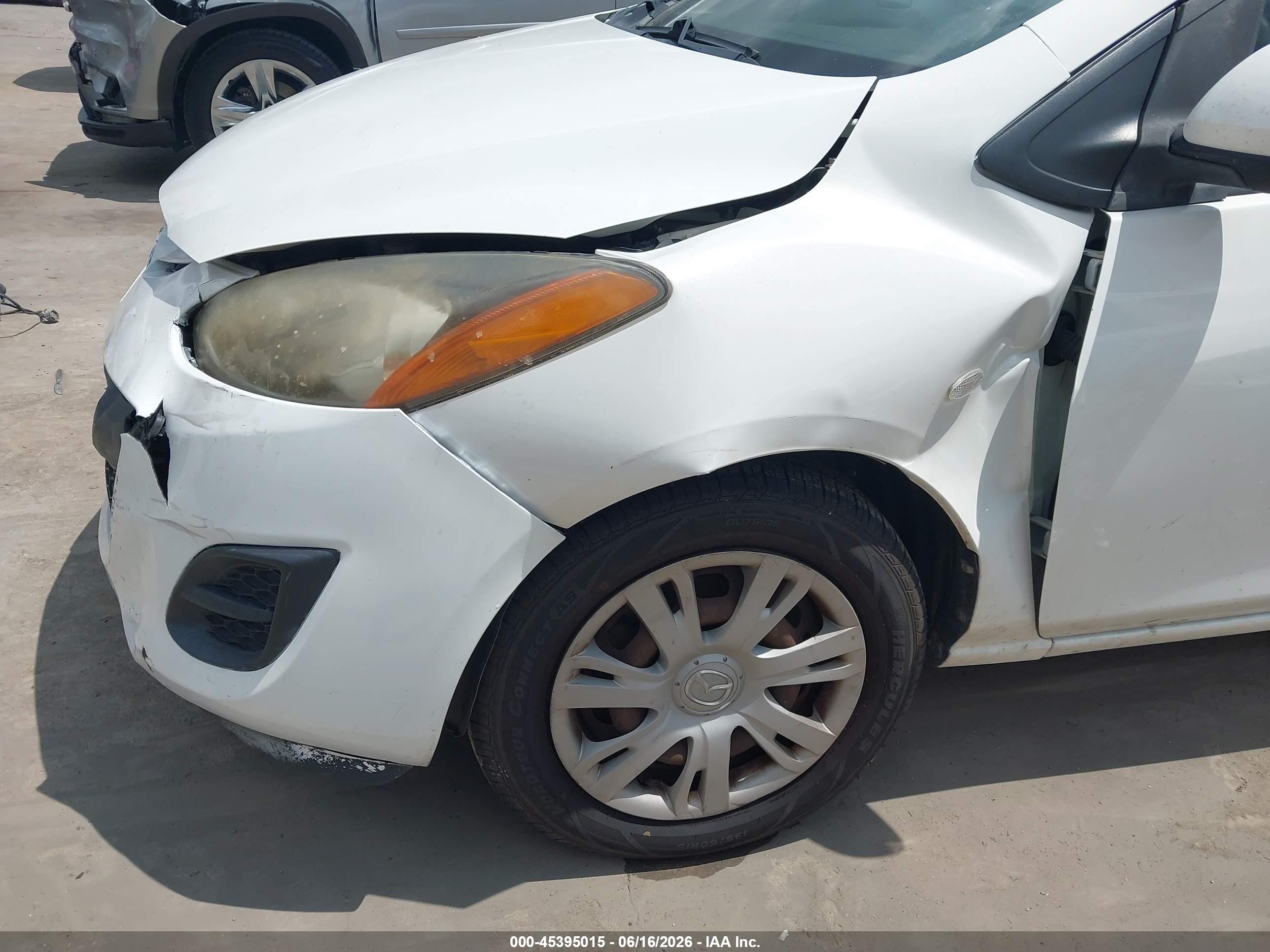 2014 Mazda Mazda2 Sport White vin: JM1DE1KY8E0188186