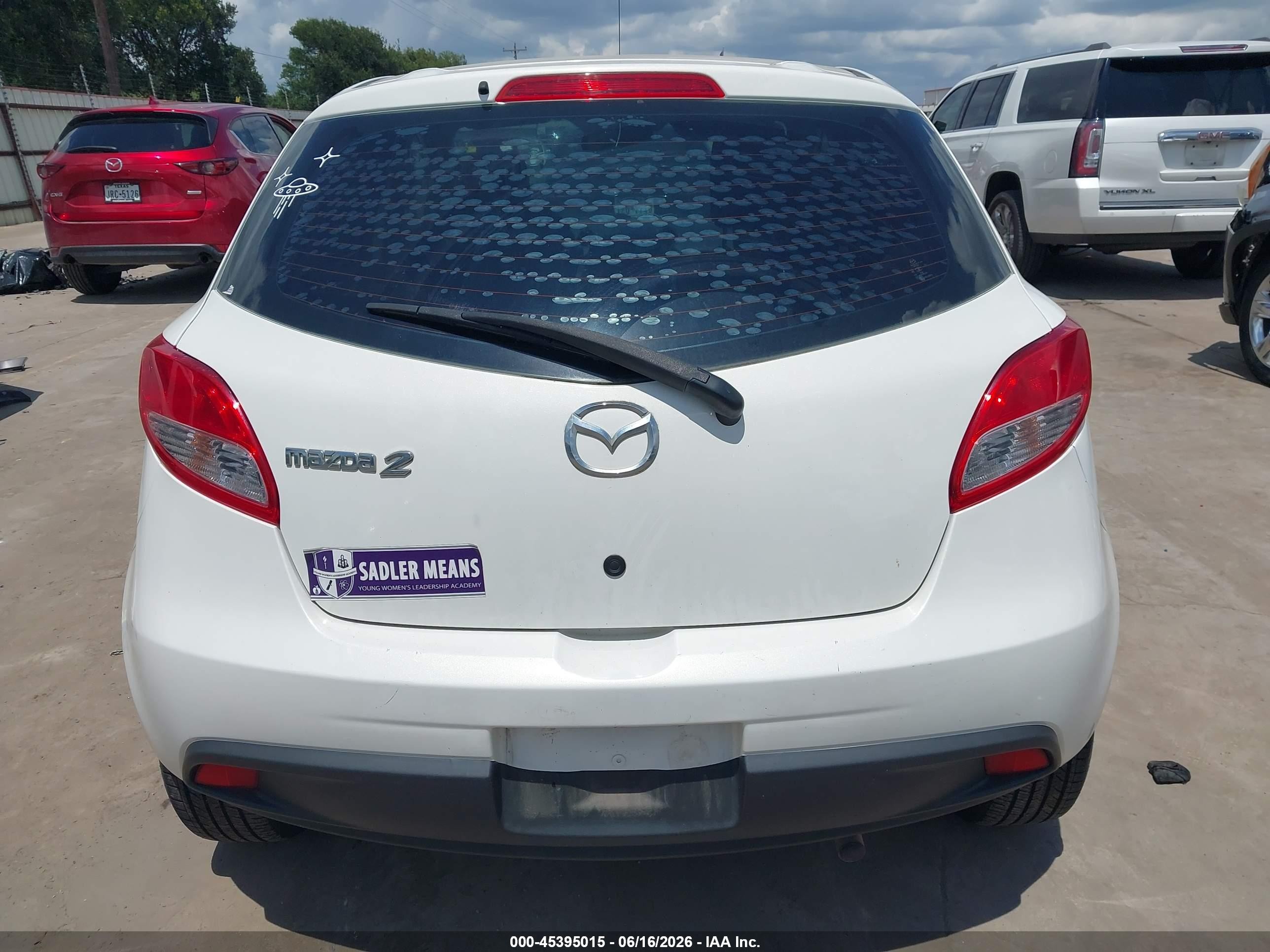 2014 Mazda Mazda2 Sport White vin: JM1DE1KY8E0188186
