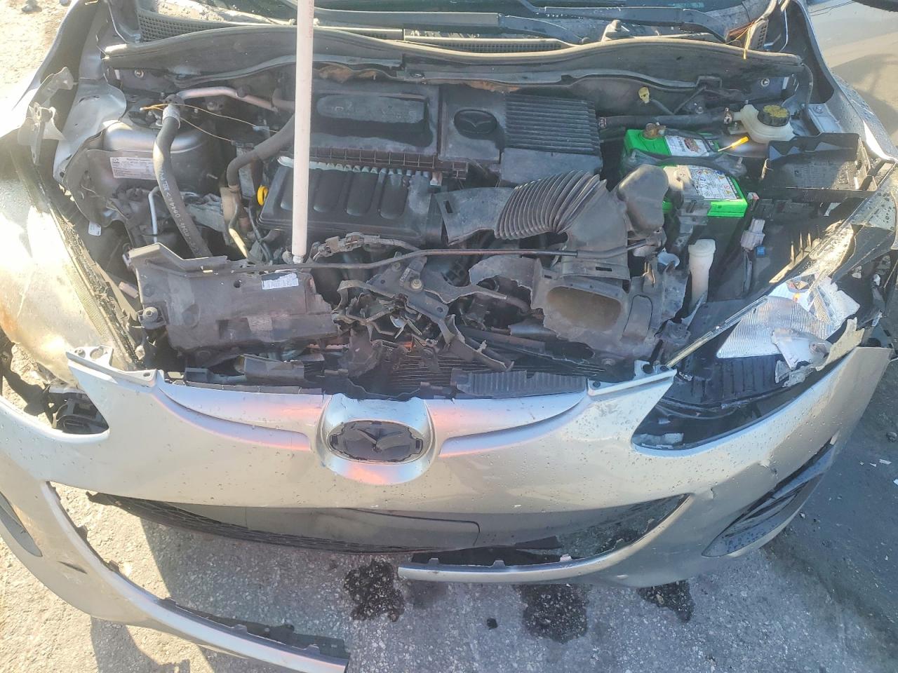 2014 Mazda Mazda2 Sport Gray vin: JM1DE1KYXE0189260