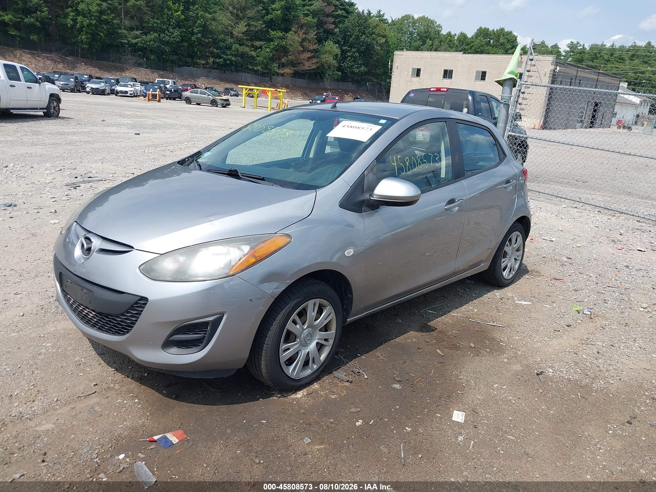 2012 Mazda Mazda2 Sport Silver vin: JM1DE1KZ1C0137036