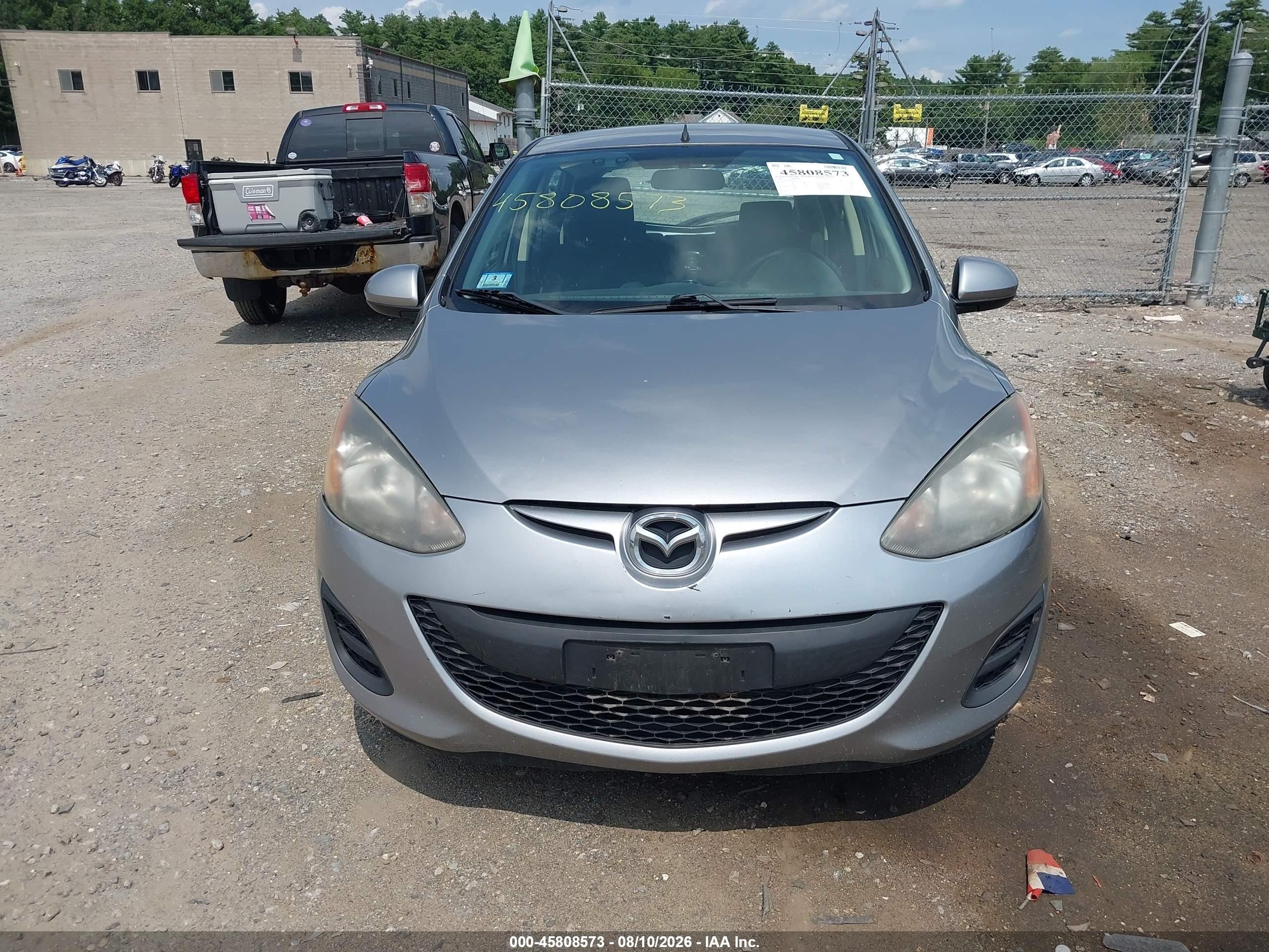 2012 Mazda Mazda2 Sport Silver vin: JM1DE1KZ1C0137036