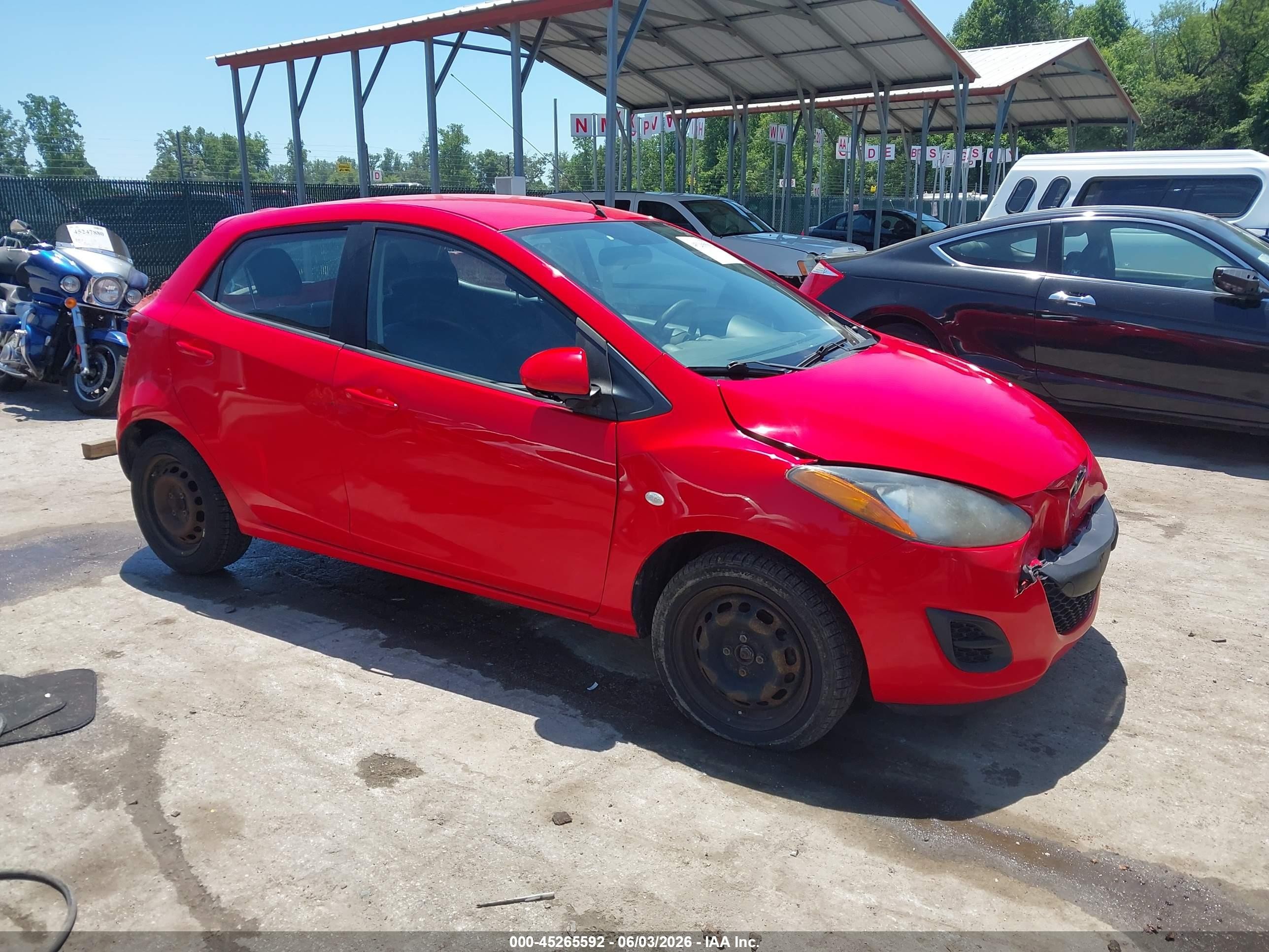 2013 Mazda Mazda2 Sport Red vin: JM1DE1KZ1D0169888