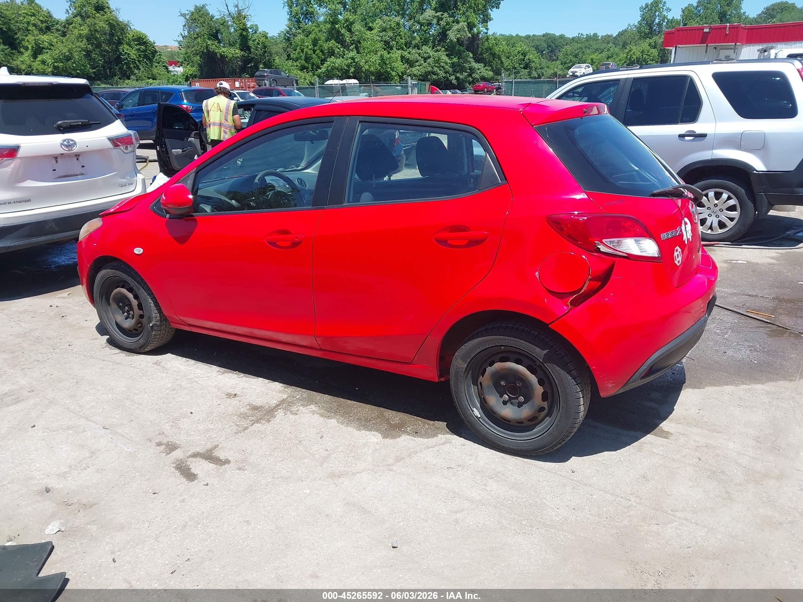 2013 Mazda Mazda2 Sport Red vin: JM1DE1KZ1D0169888