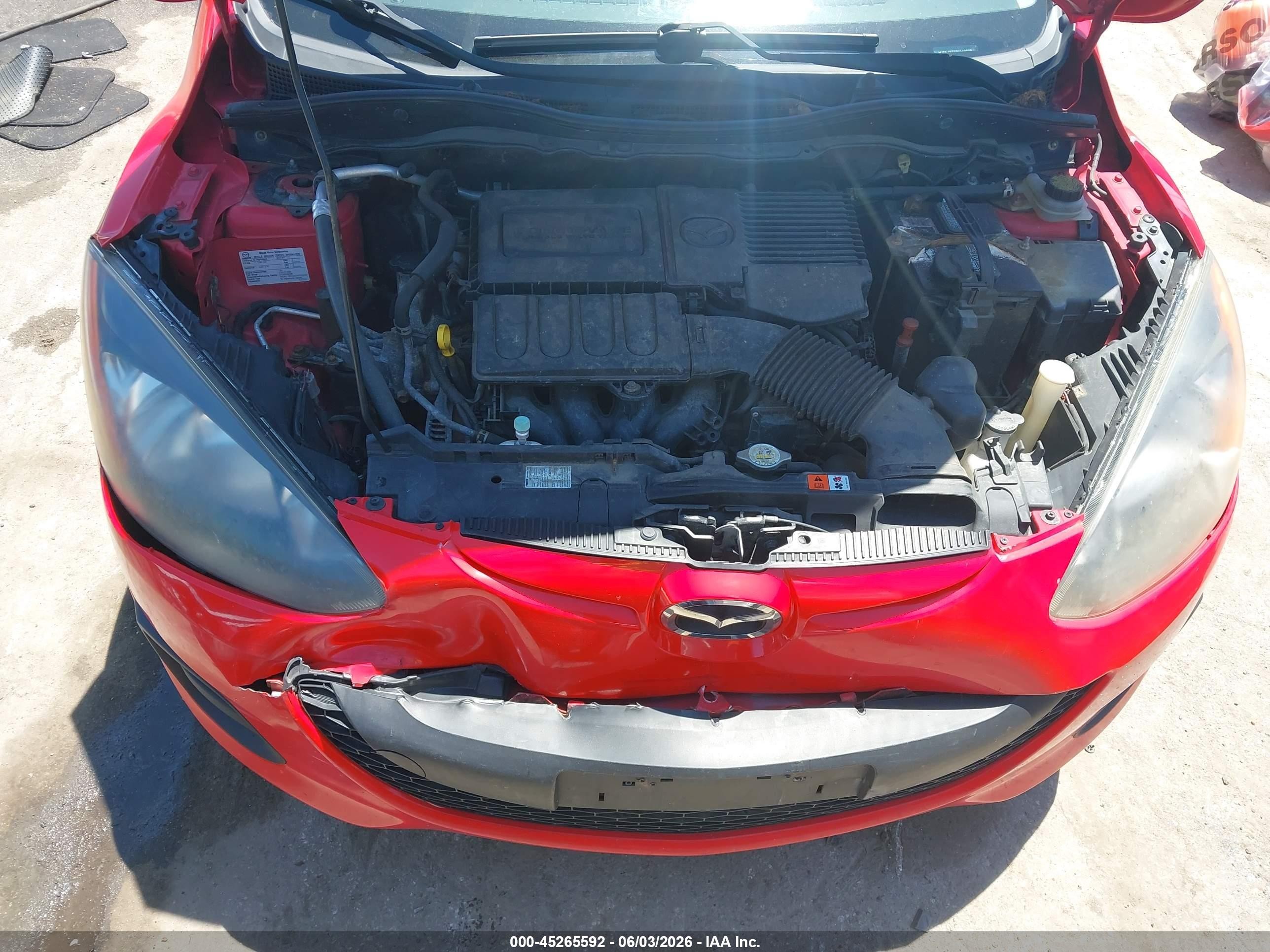 2013 Mazda Mazda2 Sport Red vin: JM1DE1KZ1D0169888