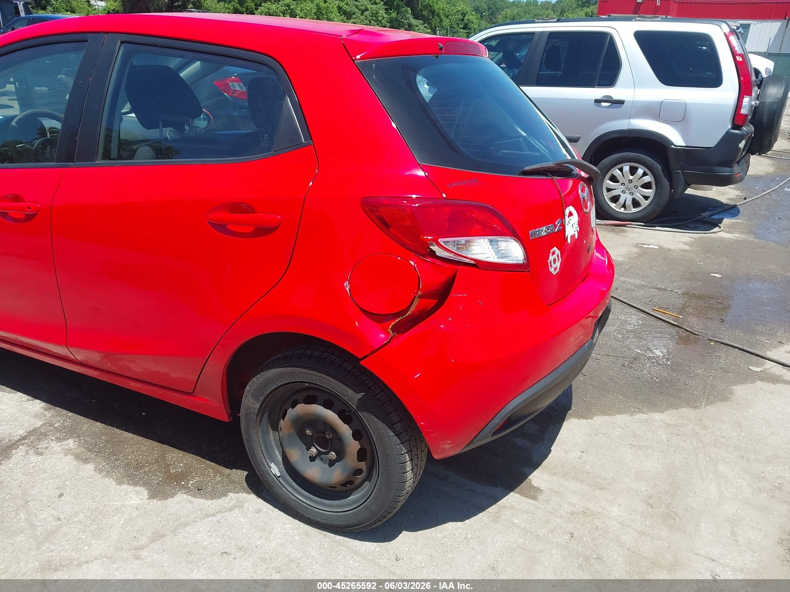 2013 Mazda Mazda2 Sport Red vin: JM1DE1KZ1D0169888