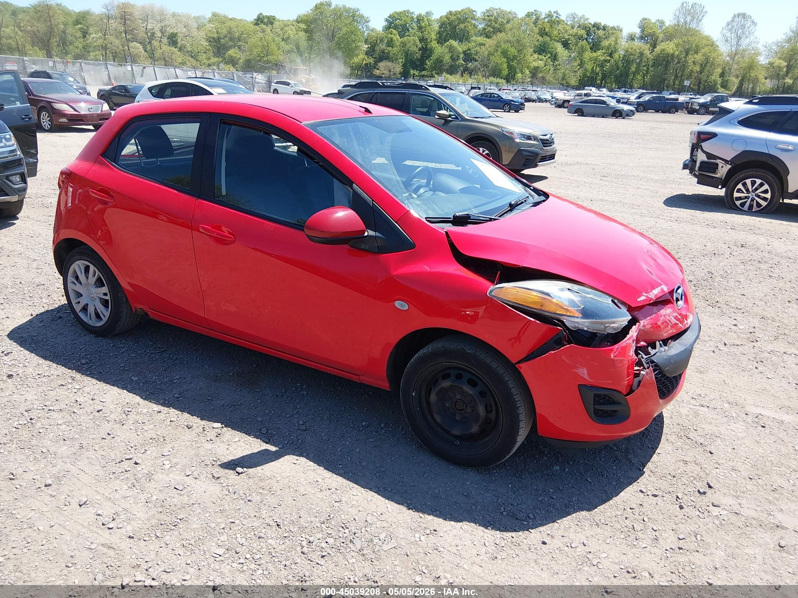 2012 Mazda Mazda2 Sport Red vin: JM1DE1KZ2C0131813