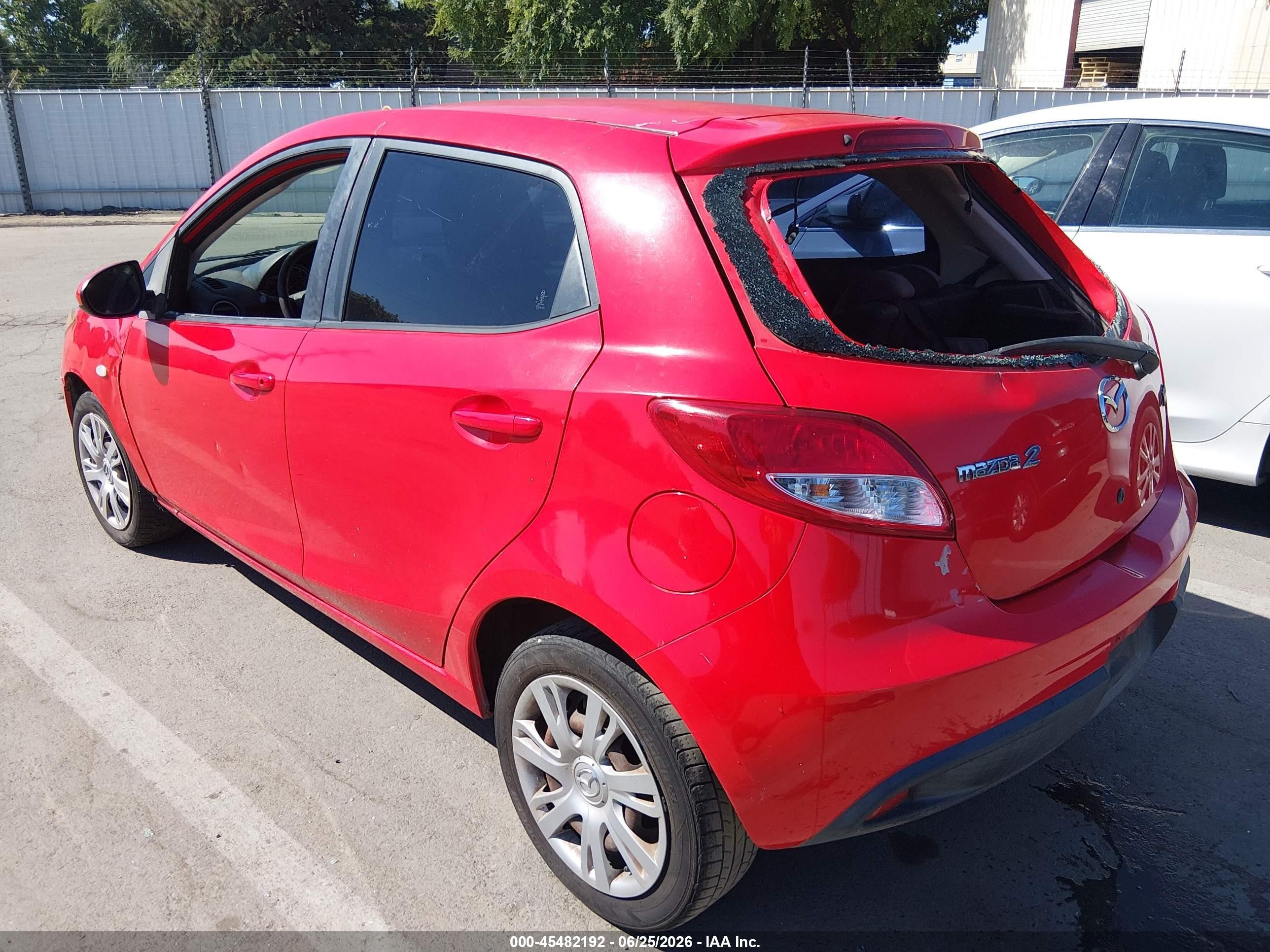 2013 Mazda Mazda2 Sport Red vin: JM1DE1KZ2D0169270