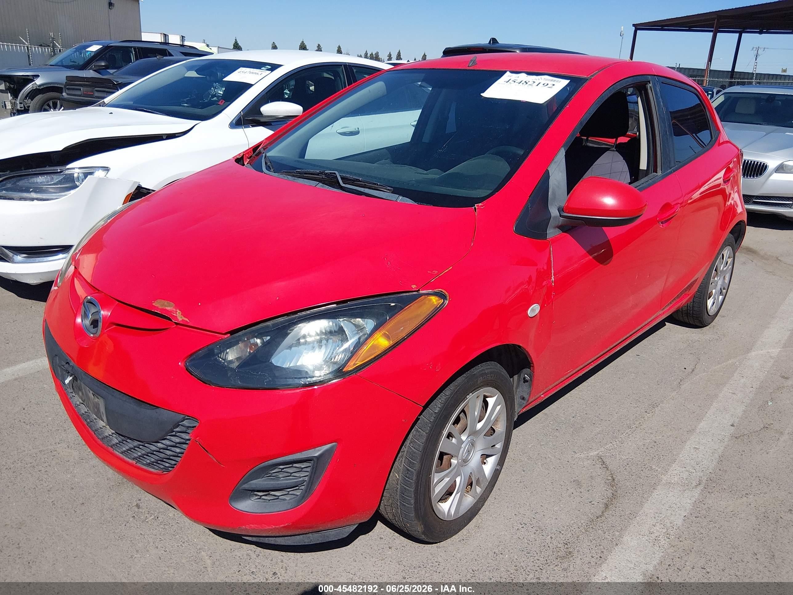 2013 Mazda Mazda2 Sport Red vin: JM1DE1KZ2D0169270