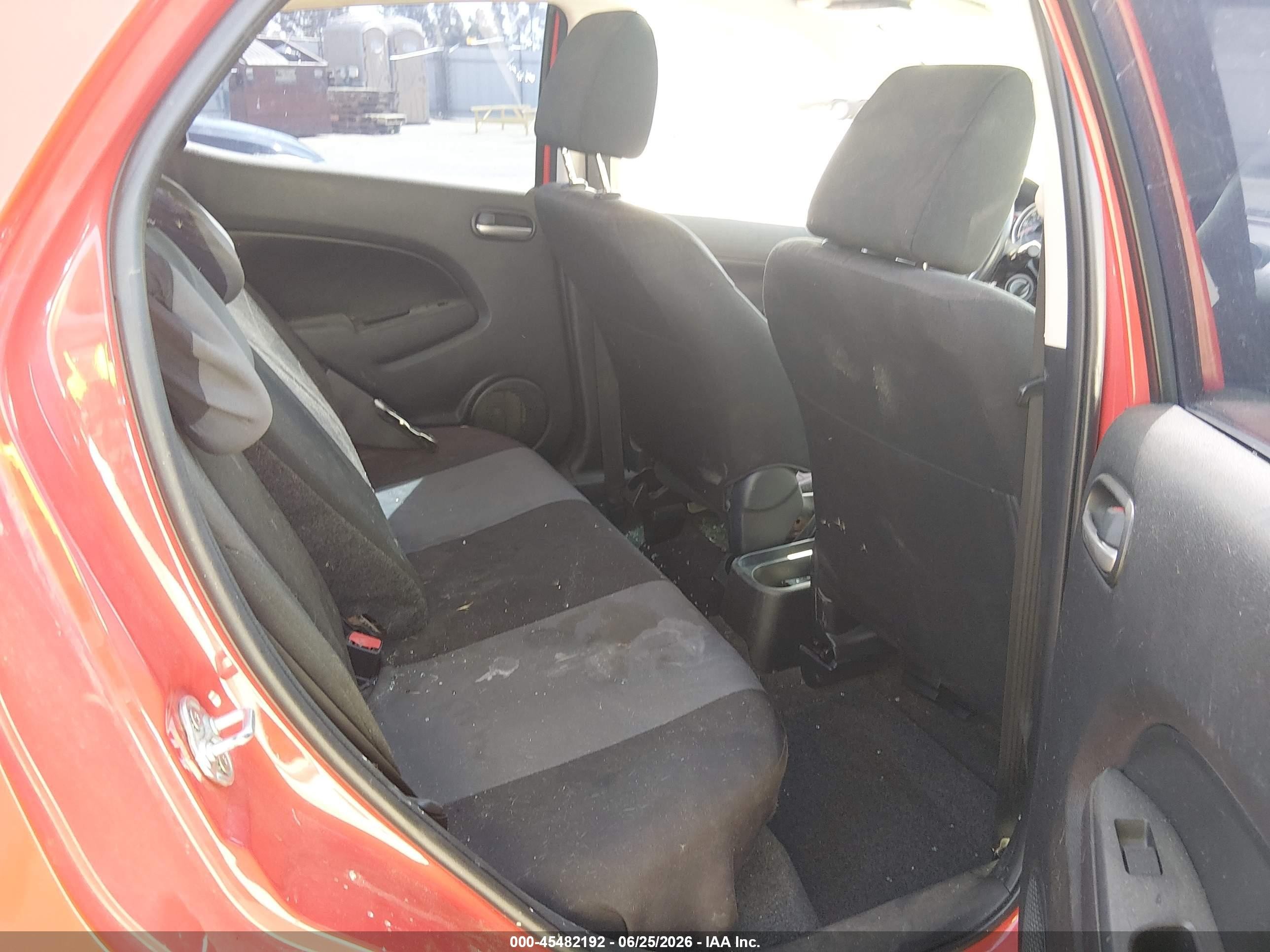 2013 Mazda Mazda2 Sport Red vin: JM1DE1KZ2D0169270